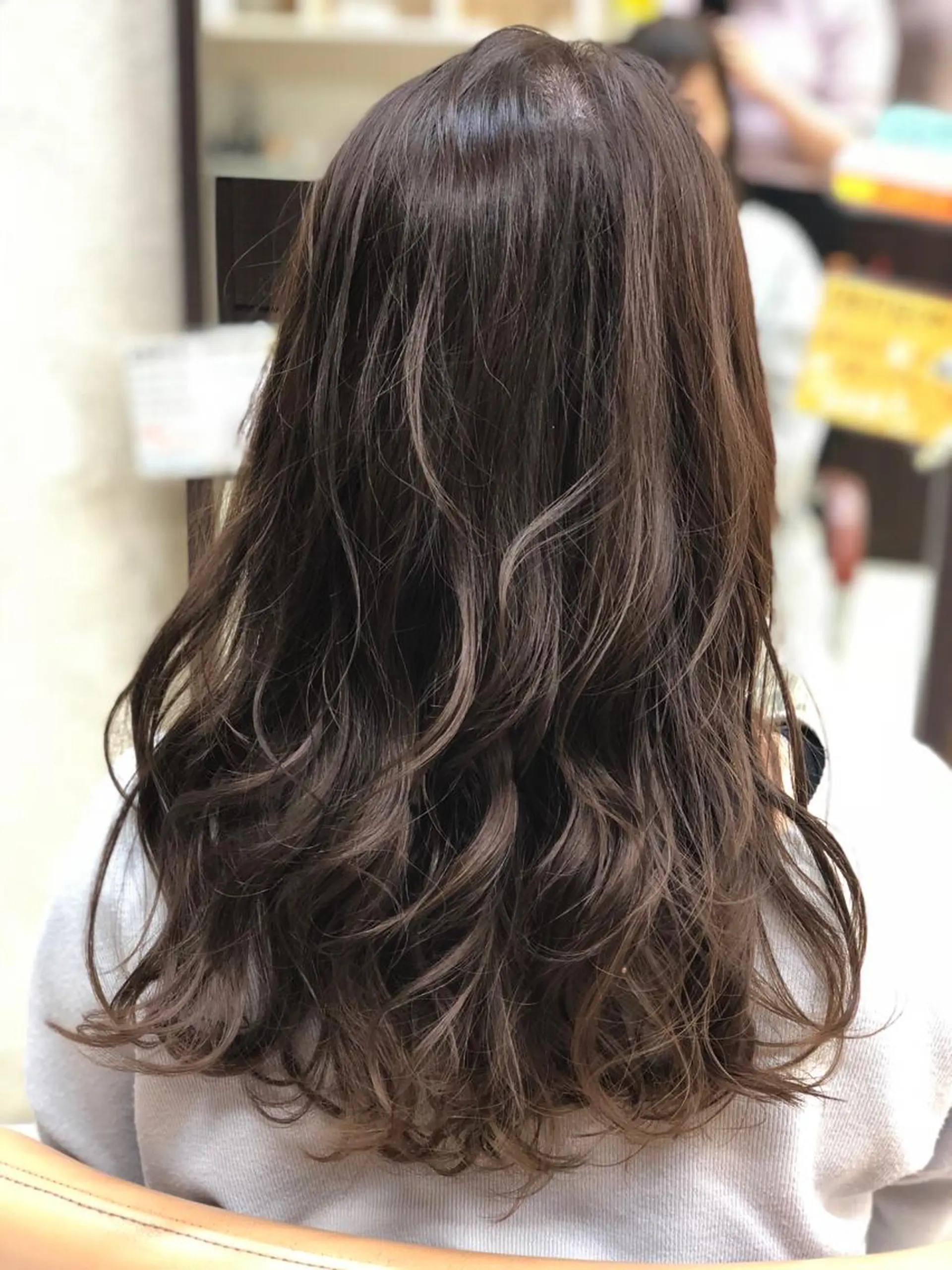 ミディアム Minami .のヘアスタイル