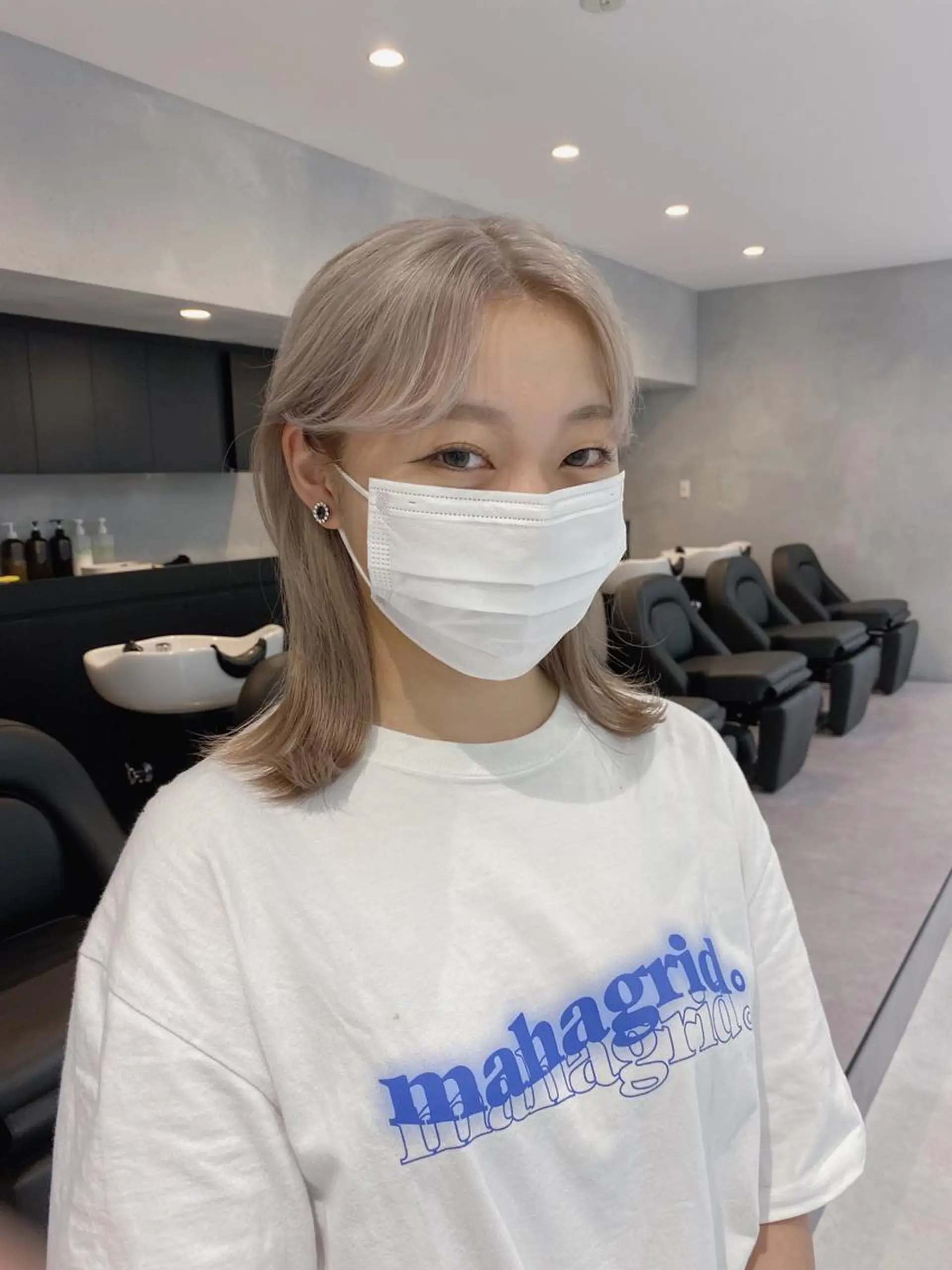 ミディアム カラー グレージュ カット ヘアカラー トリートメント 鈴木直之/ハイトーン /ボブ/美髪矯正のヘアスタイル