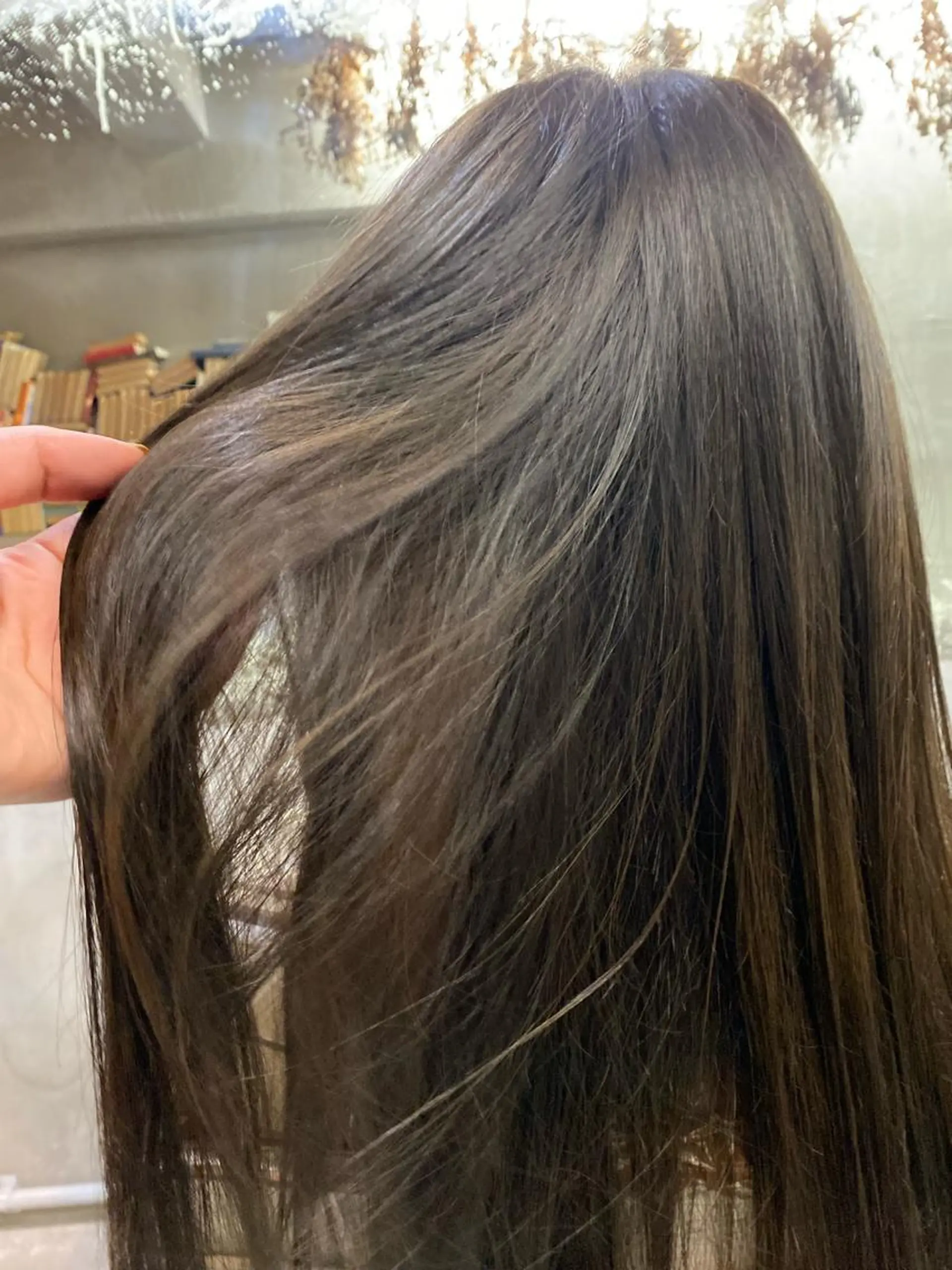 セミロング カラー ブリーチ 透明感カラー お任せヘア☘️☘️ 及川渚のヘアスタイル