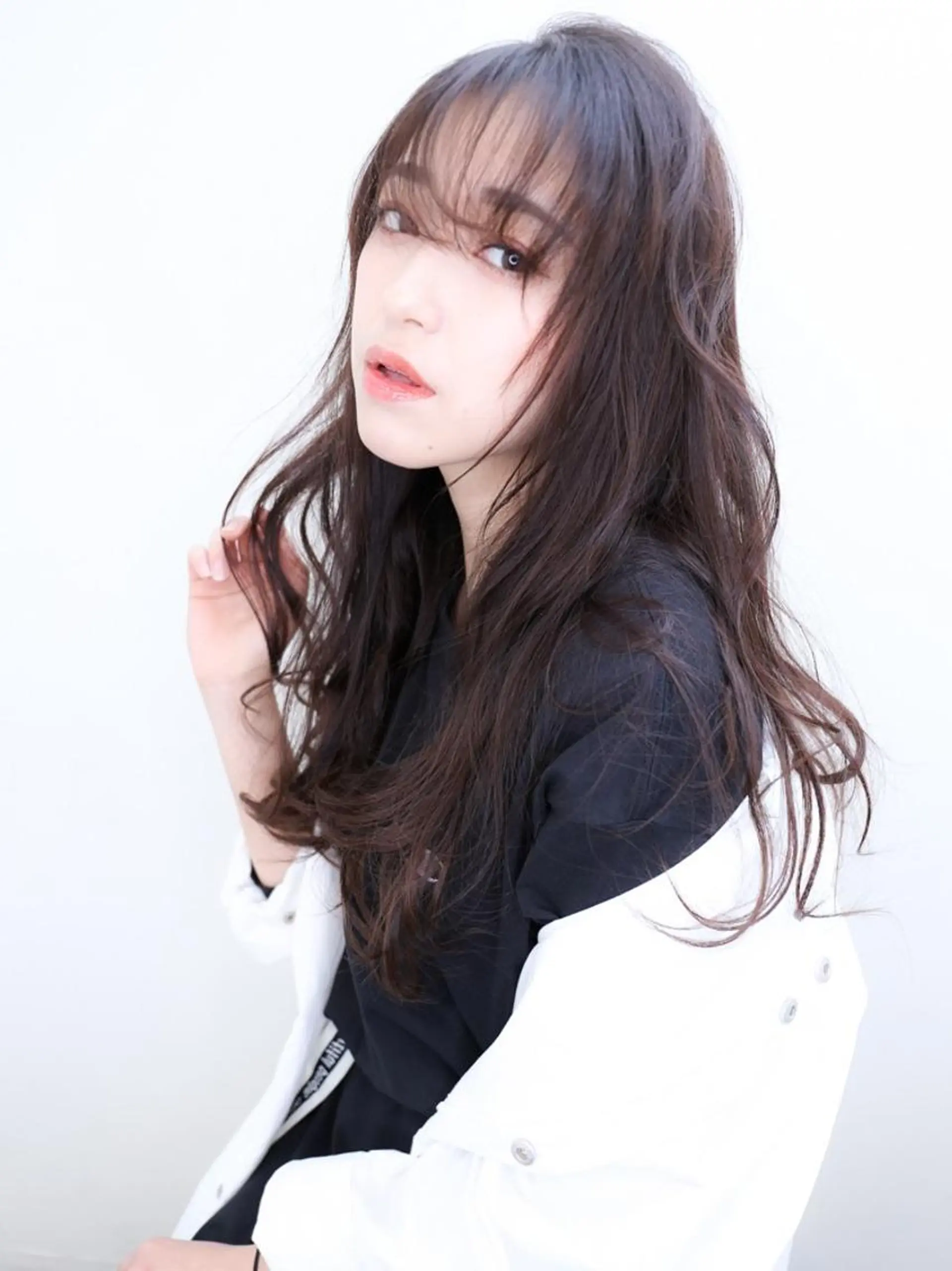 カラー セミロング カット ヘアカラー ブリーチ/ヘアケア/ 艶髪/イギチハルのヘアスタイル