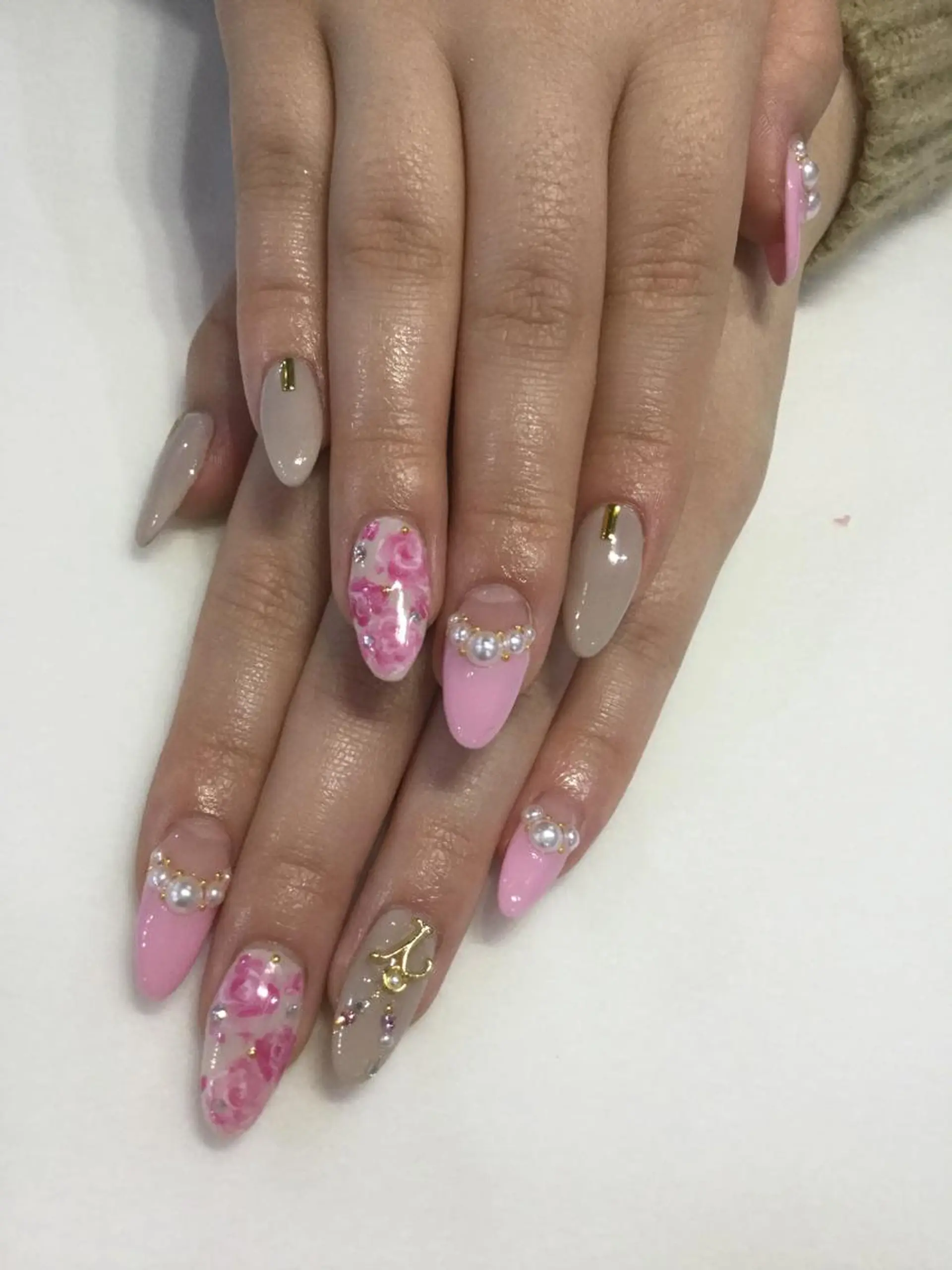 ネイル ハンドネイル 💎🐰 saki. m 🐰💎のネイルデザイン