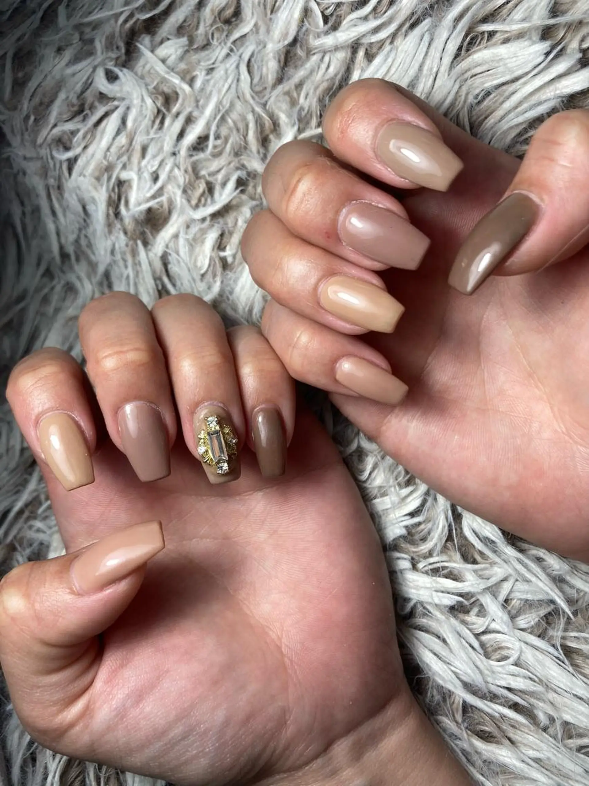 ミディアム ネイル ハンドネイル ✴︎ Delightのネイルデザイン