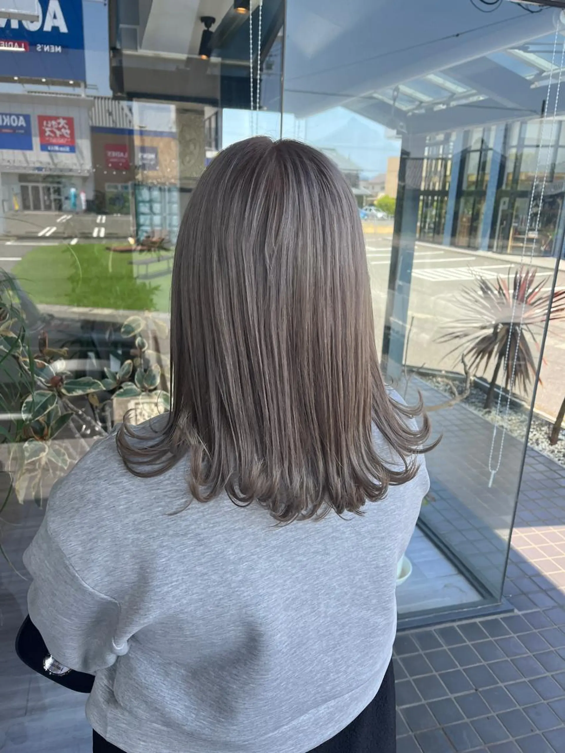 ミディアム alu所属・alu yuinaのヘアスタイル