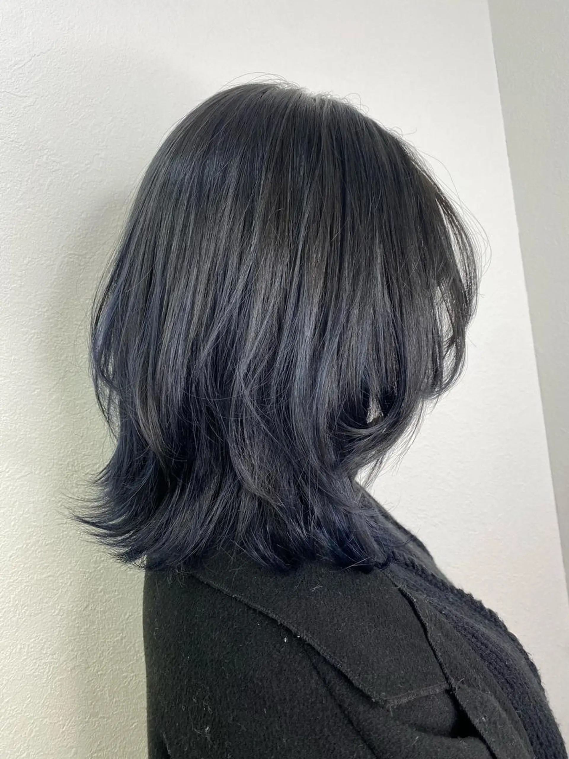 ミディアム カラー ネイビーカラー 遠藤沙也加 /レイヤーカットのヘアスタイル