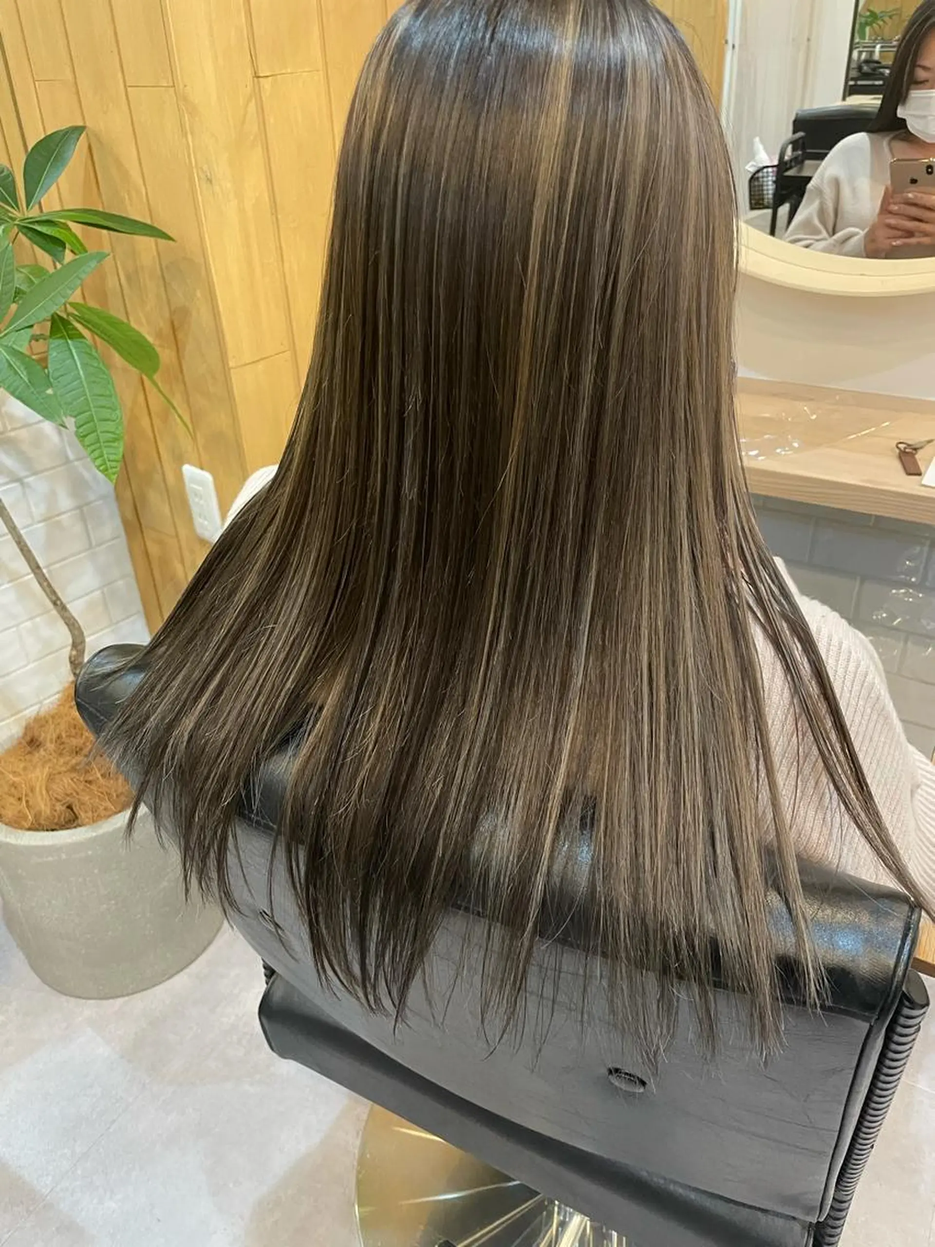 ロング カラー akane .のヘアスタイル