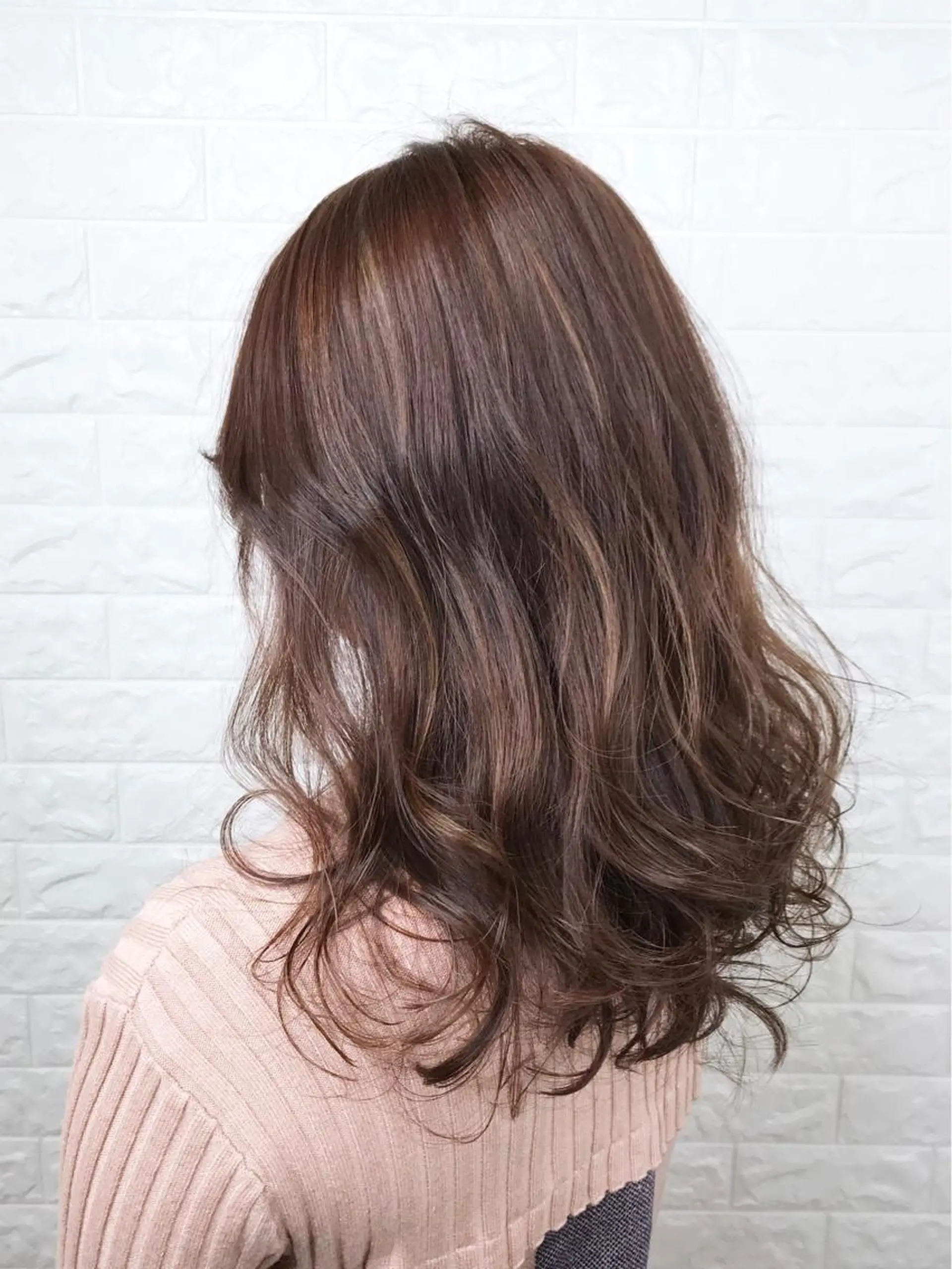 セミロング カラー ベージュカラー ハイライトカラー イルミナカラー ピンクカラー ピンクベージュ エイジングケア特化 美容師✂️山崎竜二のヘアスタイル