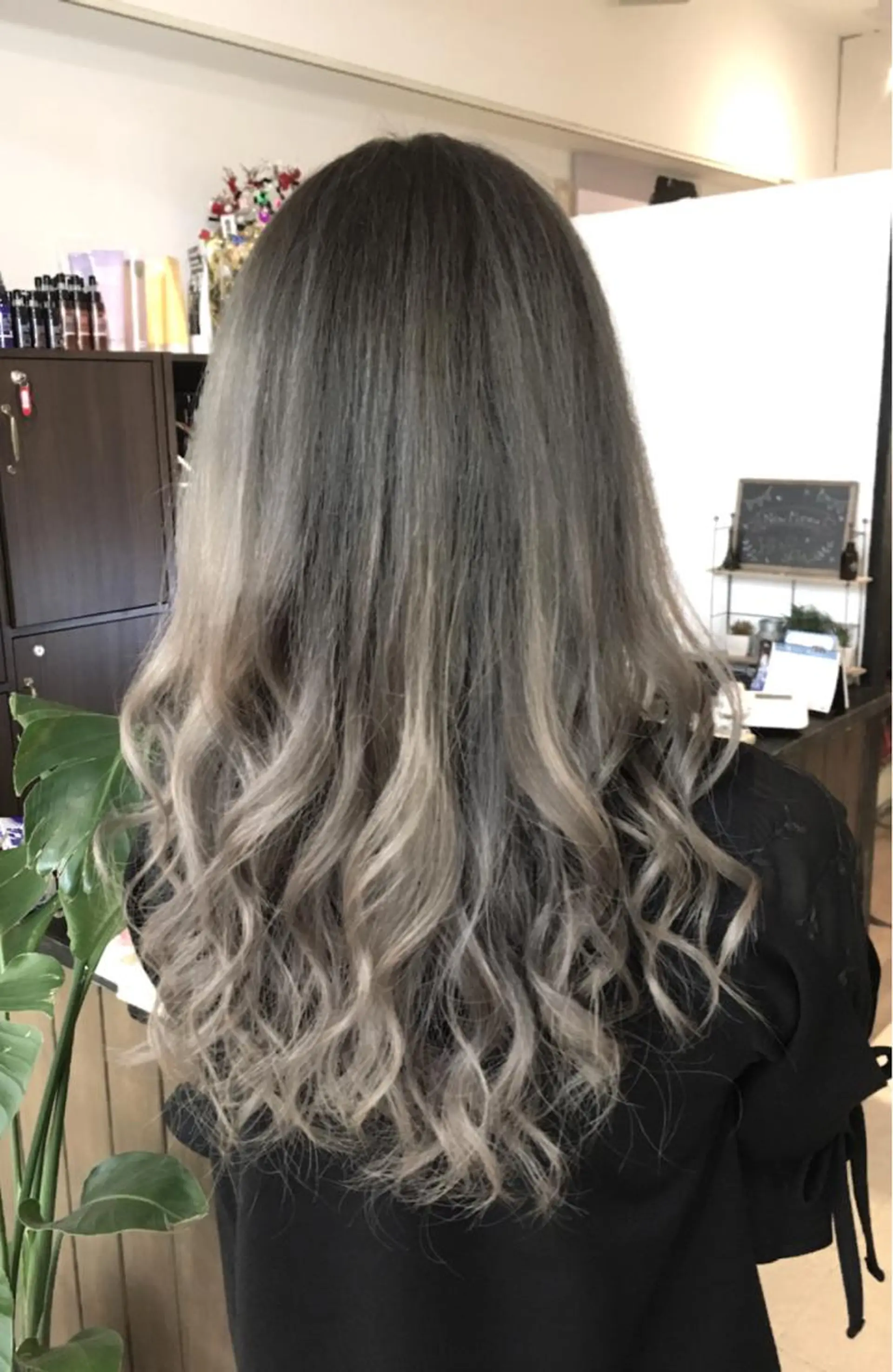 ロング カラー パーマ ヘアアレンジ アッシュ グラデーションカラー 最高峰の技術力☆ 樋口健人のヘアスタイル