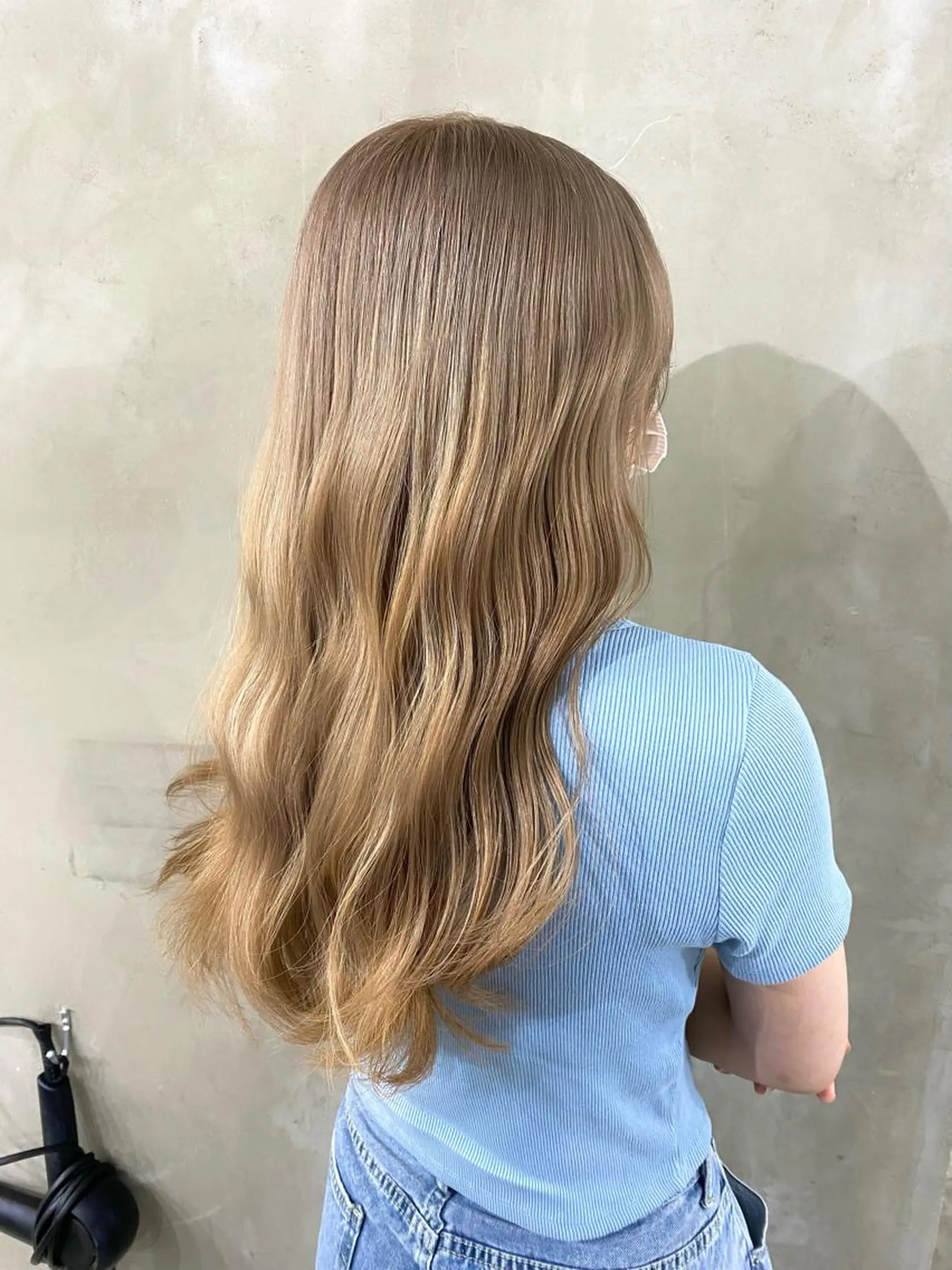 セミロング カラー ヘアアレンジ メンズ 抜きっぱなしブロンド ササキカズマのヘアスタイル