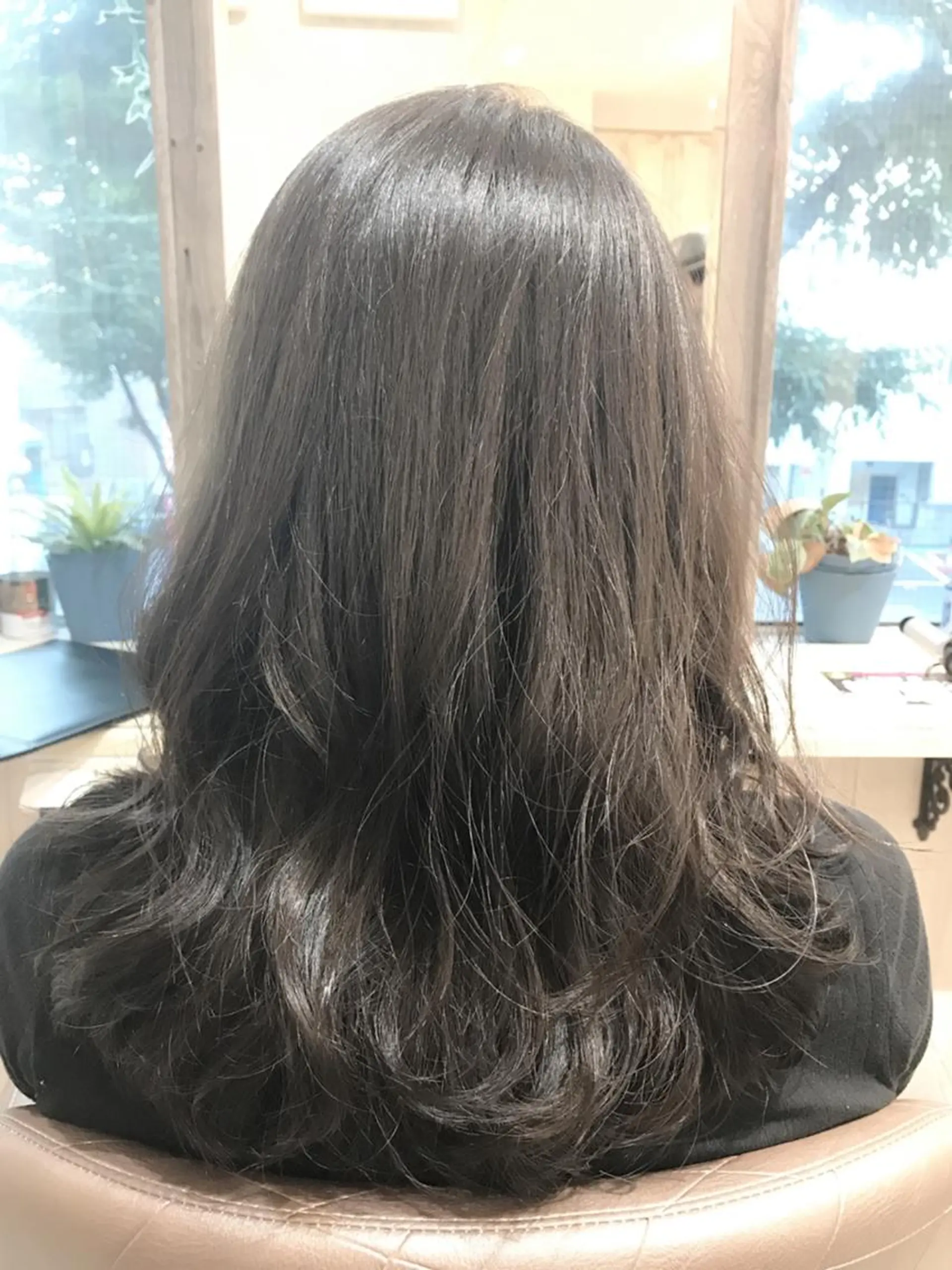 カラー 嶋村夏実🌼レイヤー 🌸白髪ぼかしのヘアスタイル
