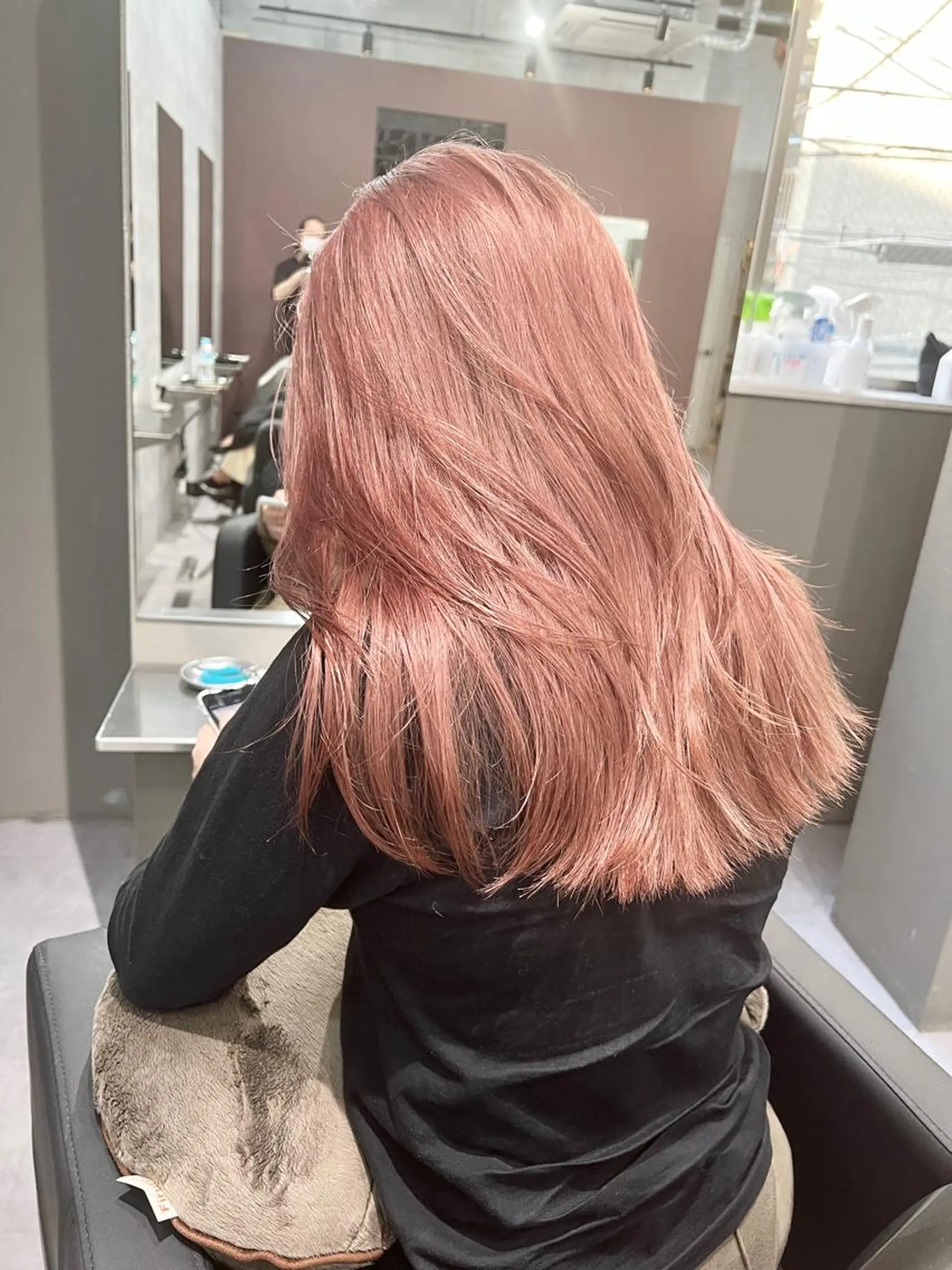 セミロング カラー ベージュカラー ピンクカラー ピンクベージュ Via officialのヘアスタイル