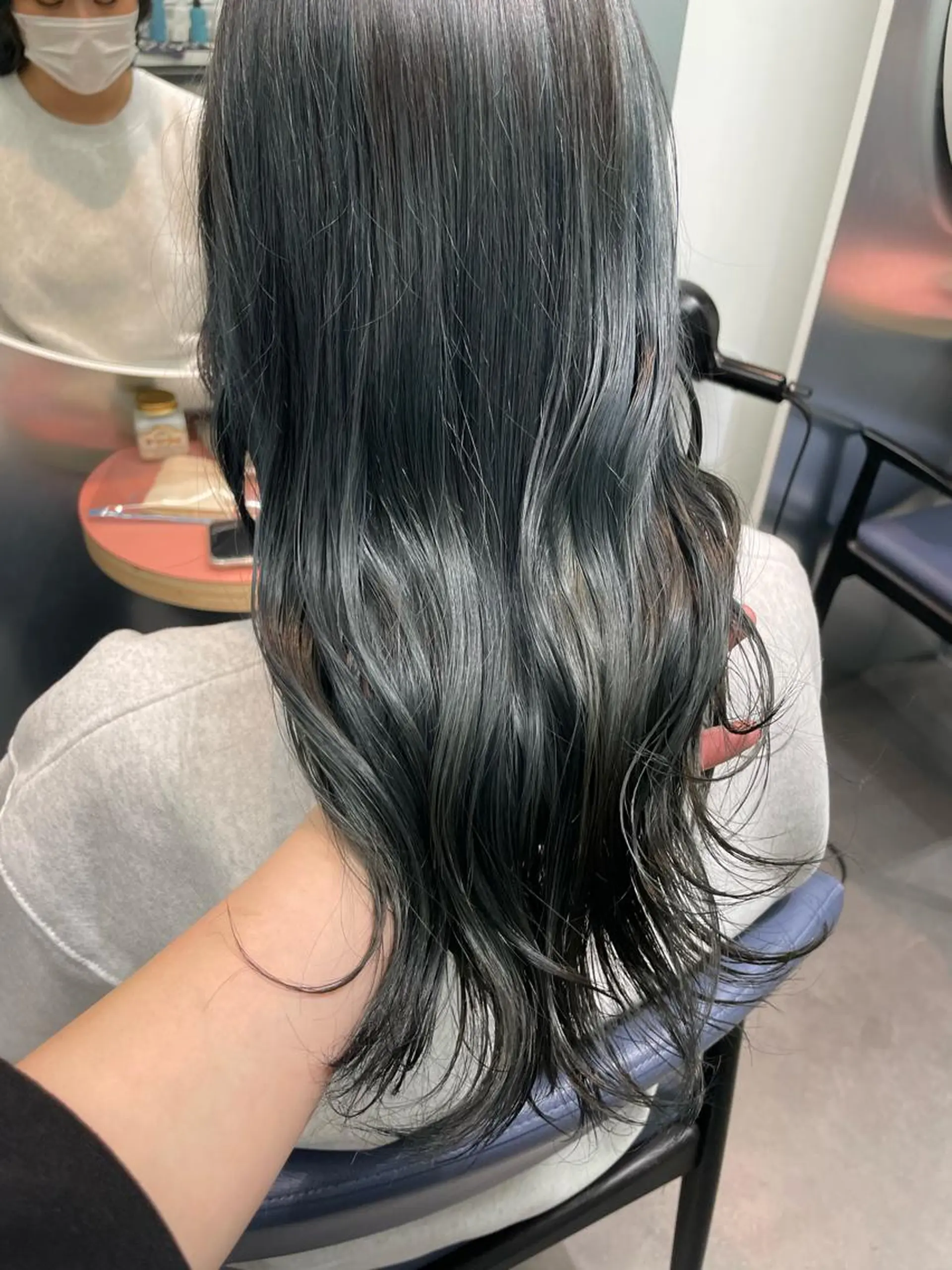 カラー 若月 あやかのヘアスタイル