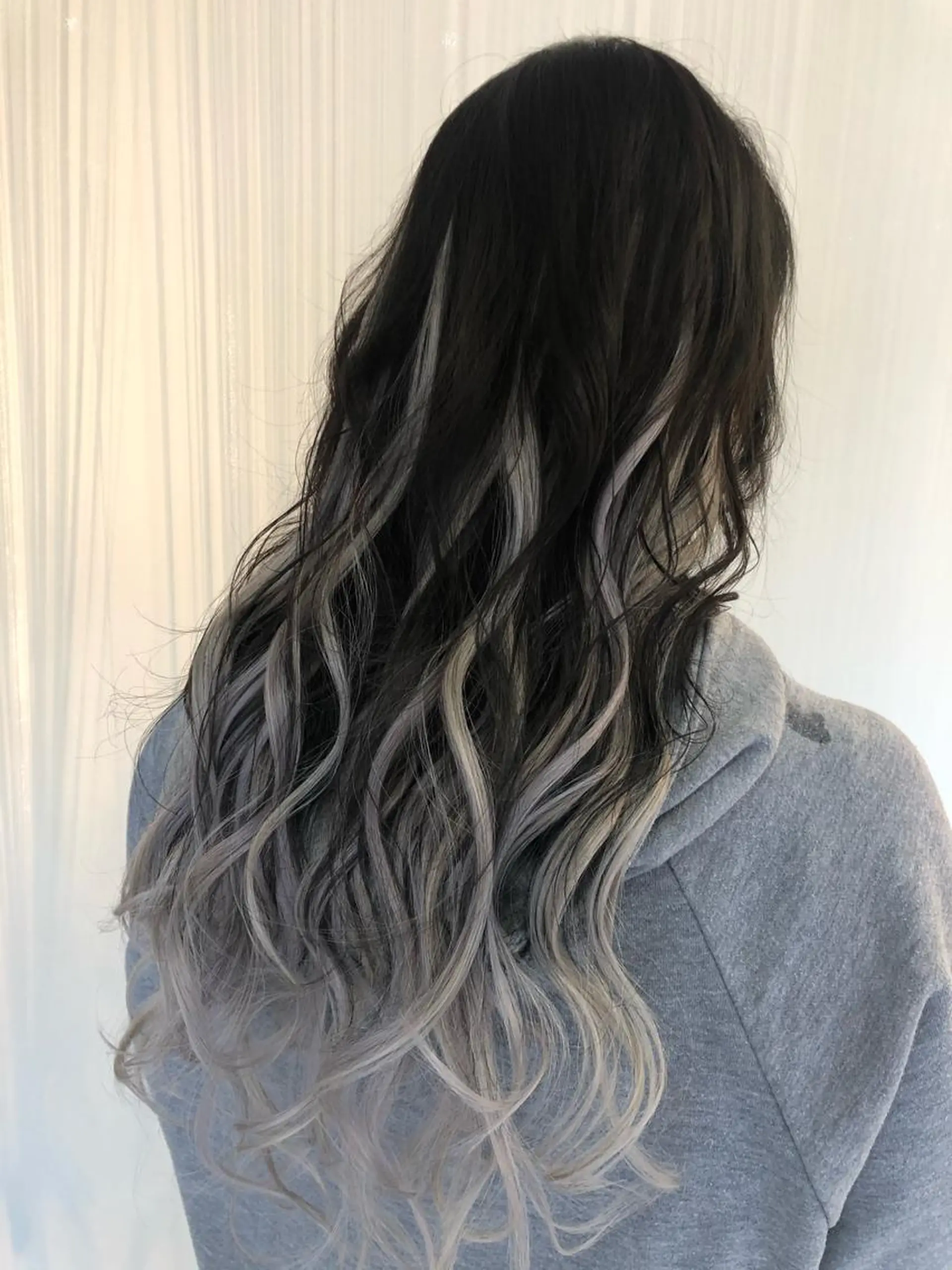 ロング カラー ハイライトカラー シルバー ハイライト カット ヘアカラー トリートメント 髪質改善/美髪矯 正ヤマモトハルキのヘアスタイル