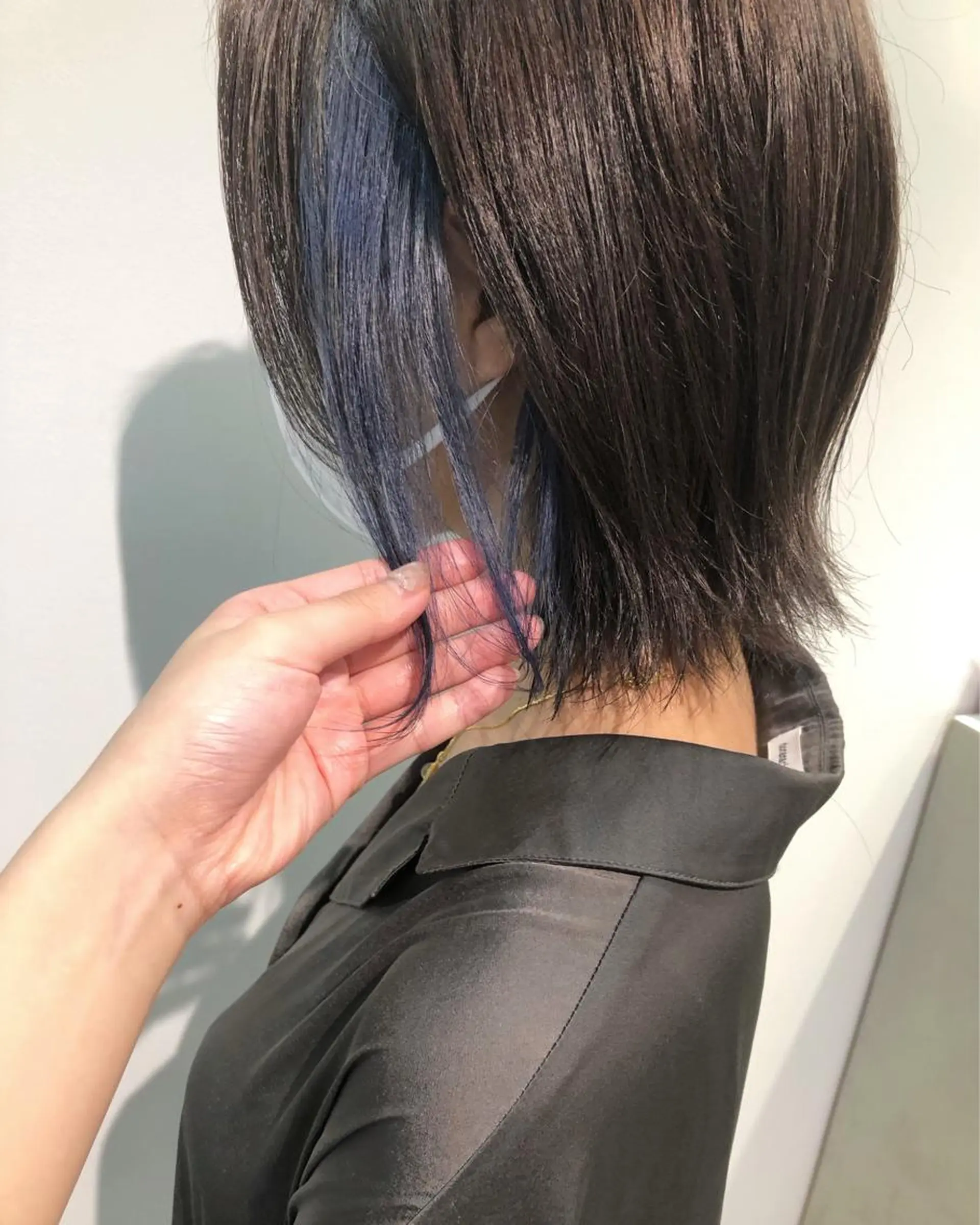 ミディアム カラー ブリーチ ブルーカラー ヘアカラー レイヤー/お顔まわり 暖色カラー🍑Amiのヘアスタイル