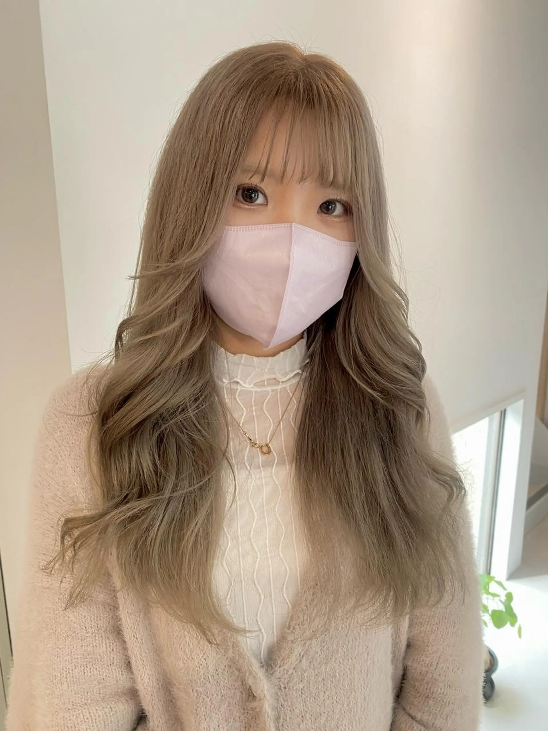 ロング ブリーチなしカラー ダブルカラーエクステのヘアスタイル