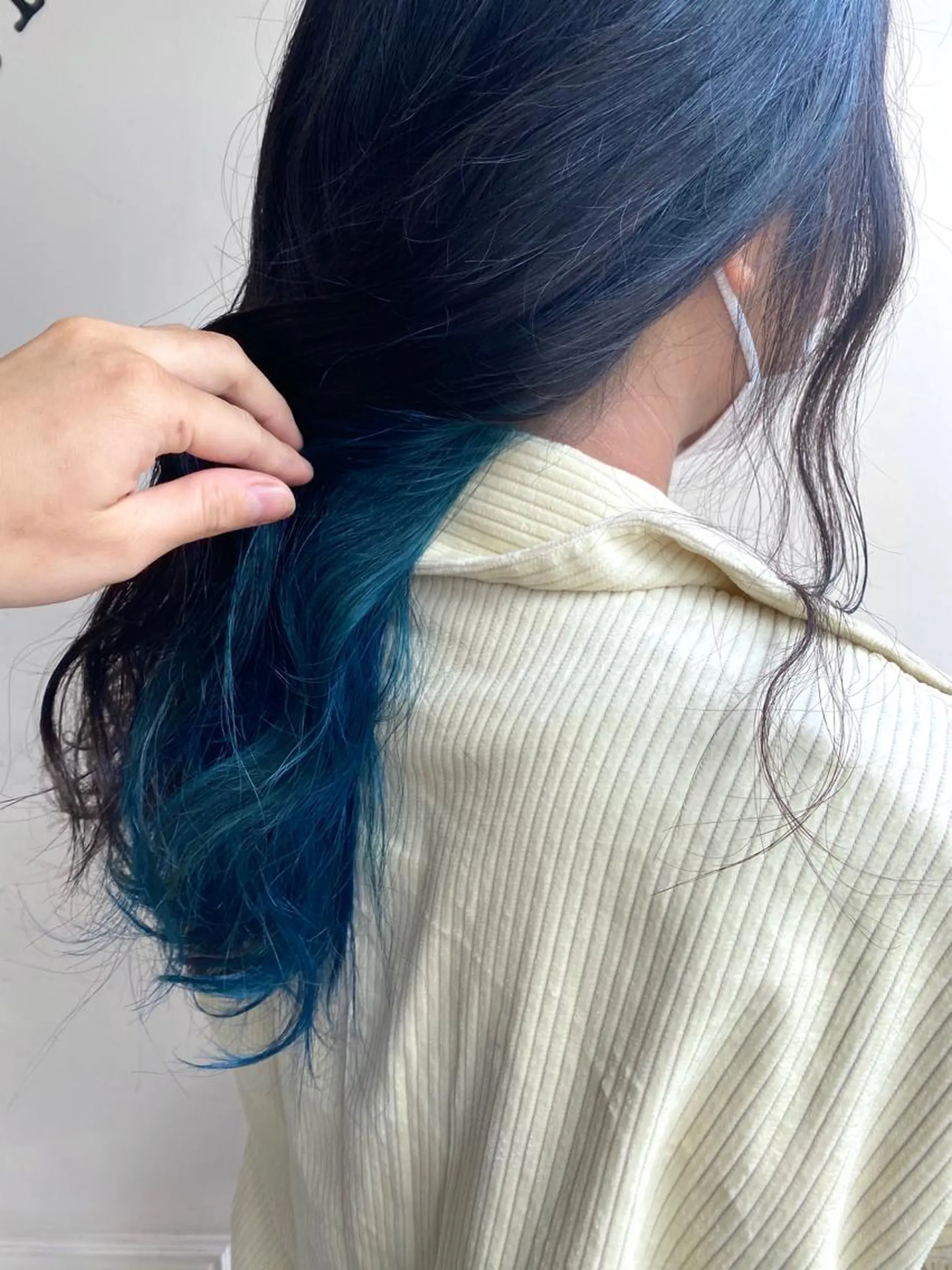 ロング カラー ブルーカラー ヘアカラー 川越 輝梨奈のヘアスタイル