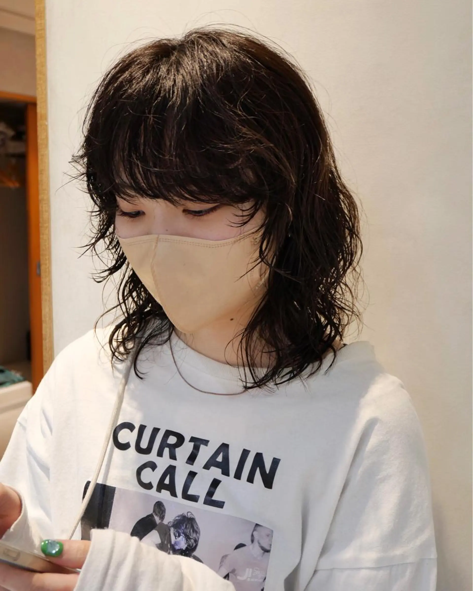 ミディアム カラー パーマ ミディアムパーマ ウルフカット スパイラルパーマ 若林 良のヘアスタイル