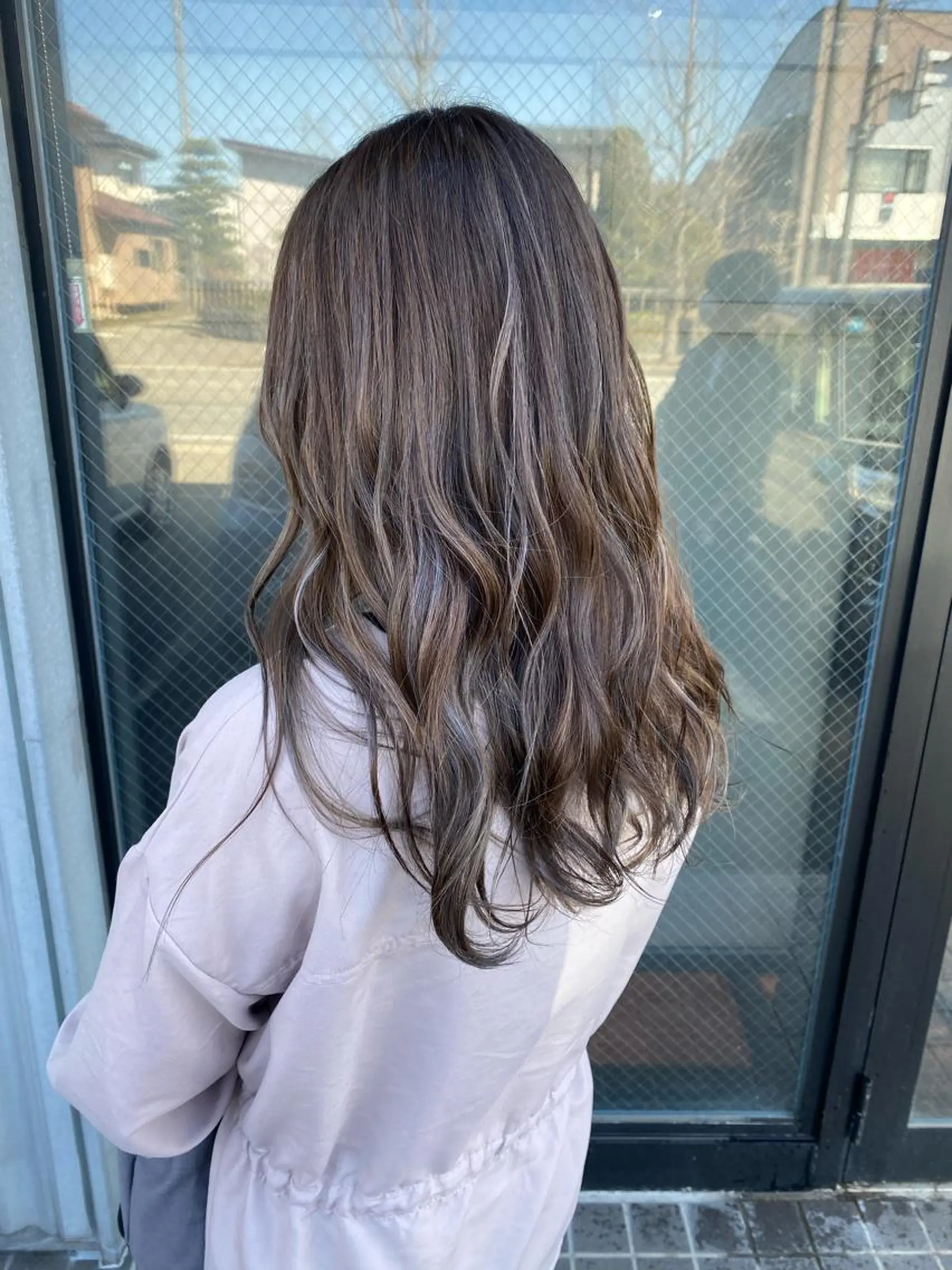 ロング カラー ハイライトカラー ハイライト カット ヘアカラー Number CHIHIROのヘアスタイル