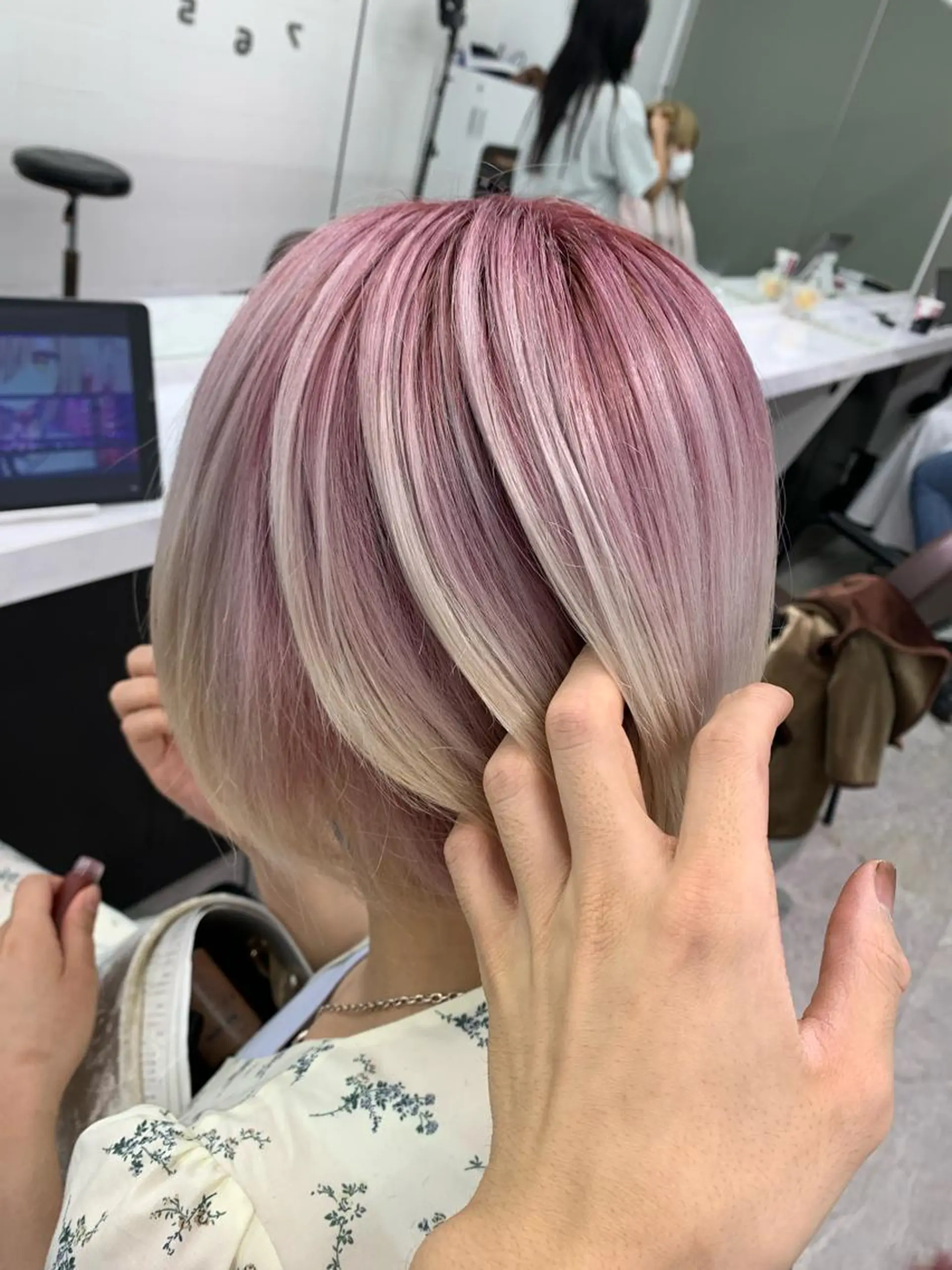 ショート カラー ヘアカラー トリートメント とも🏆プルエクステ /髪質改善🏆渋谷のヘアスタイル