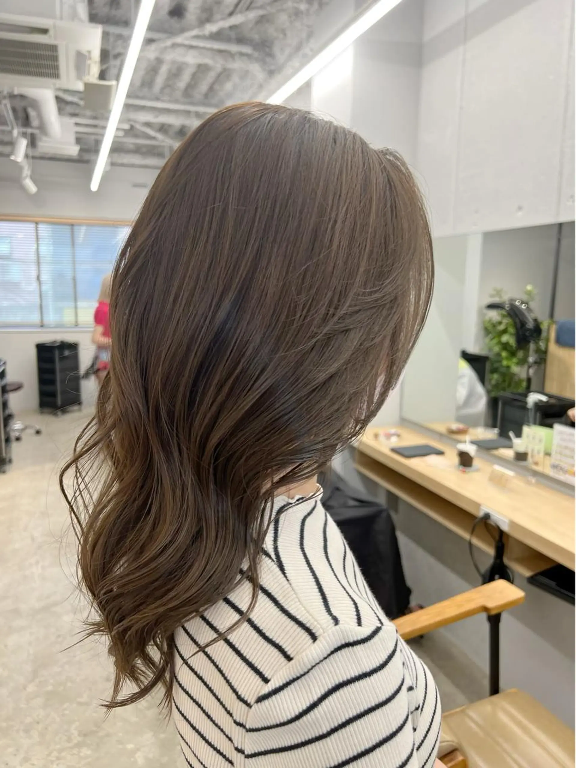 セミロング カラー アッシュ ベージュカラー 代表　YUKI ☆のヘアスタイル