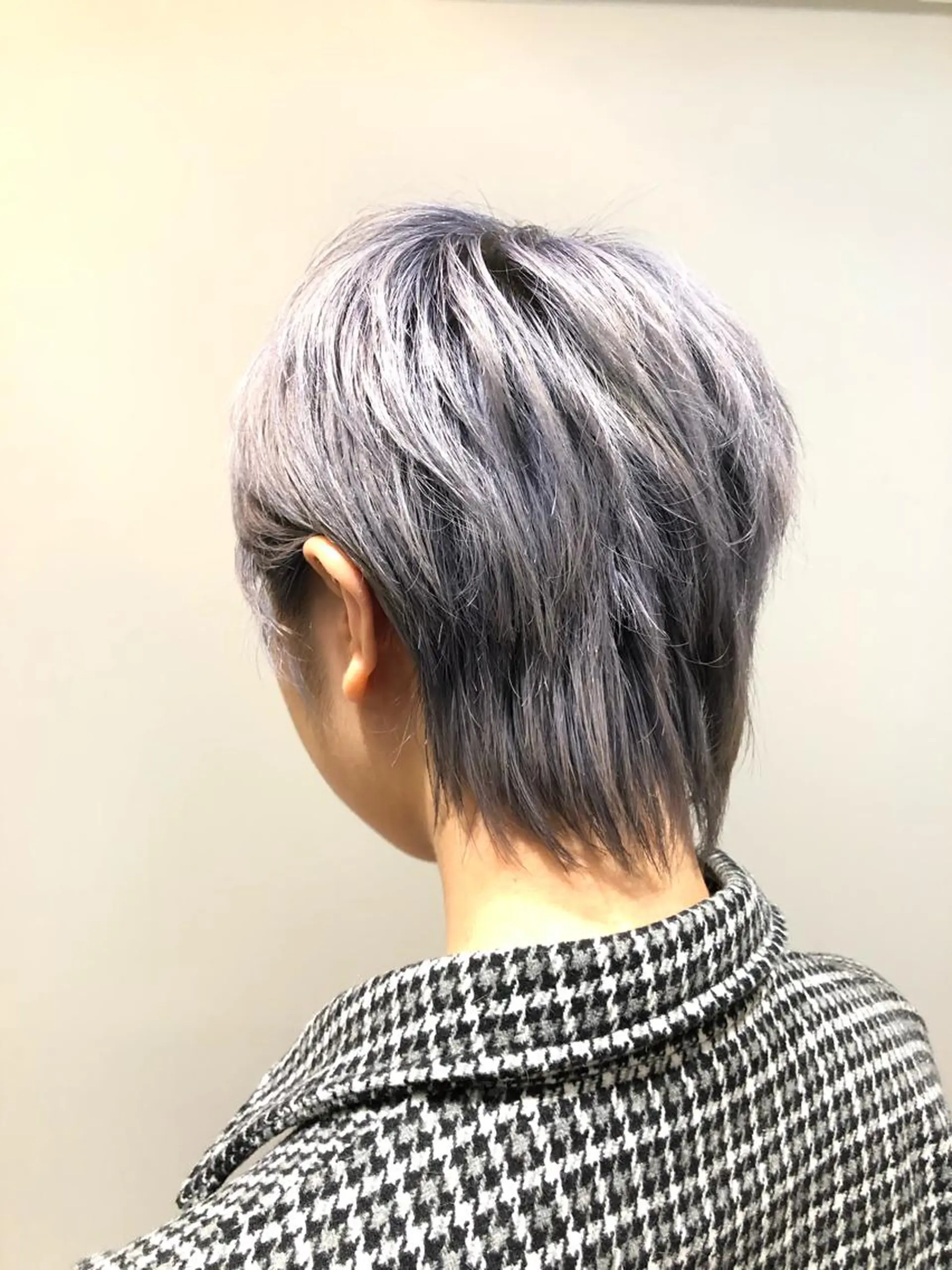 ショート カラー ブリーチ 透明感カラー ワタナベ テルマサのヘアスタイル