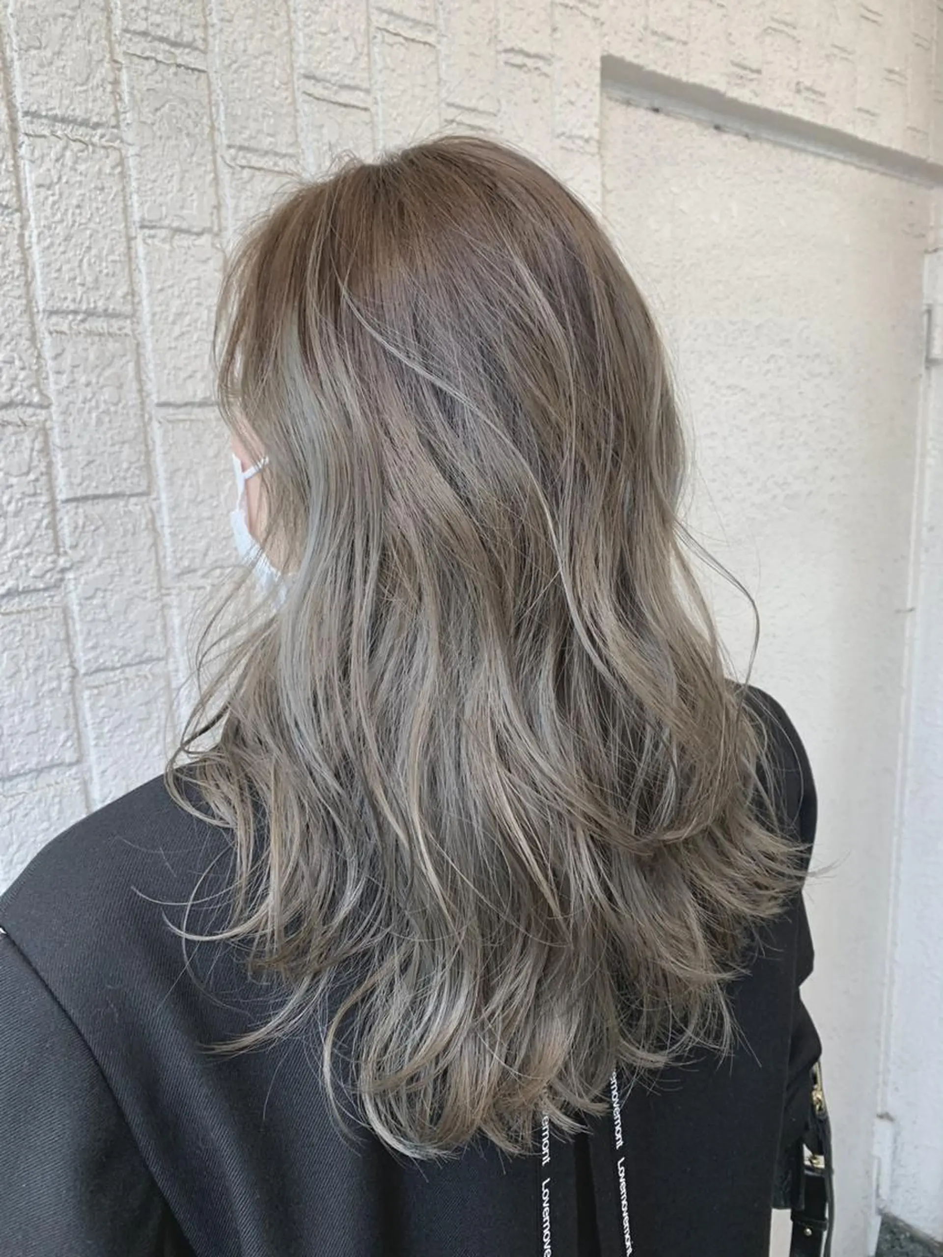 パーマ カラー セミロング カット ヘアカラー トリートメント 嶋村夏実🌼レイヤー 🌸白髪ぼかしのヘアスタイル