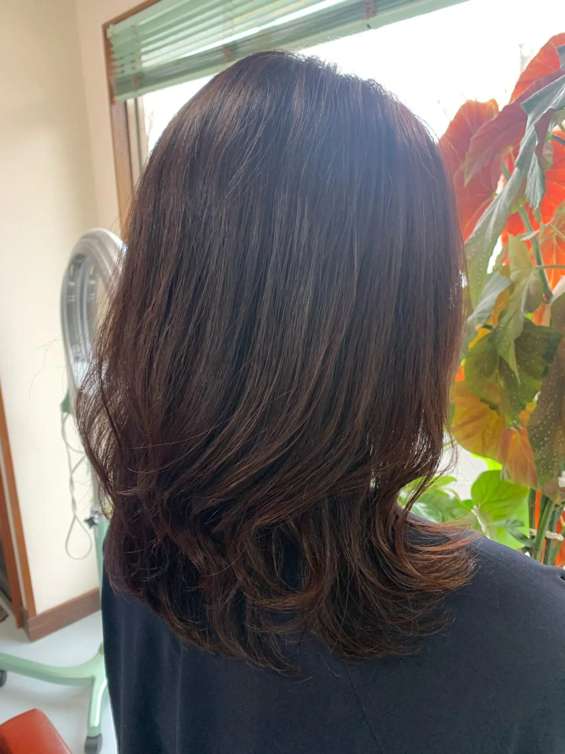 ロング カラー ラベンダーカラー カット ヘアカラー トリートメント ストウ ナナエのヘアスタイル