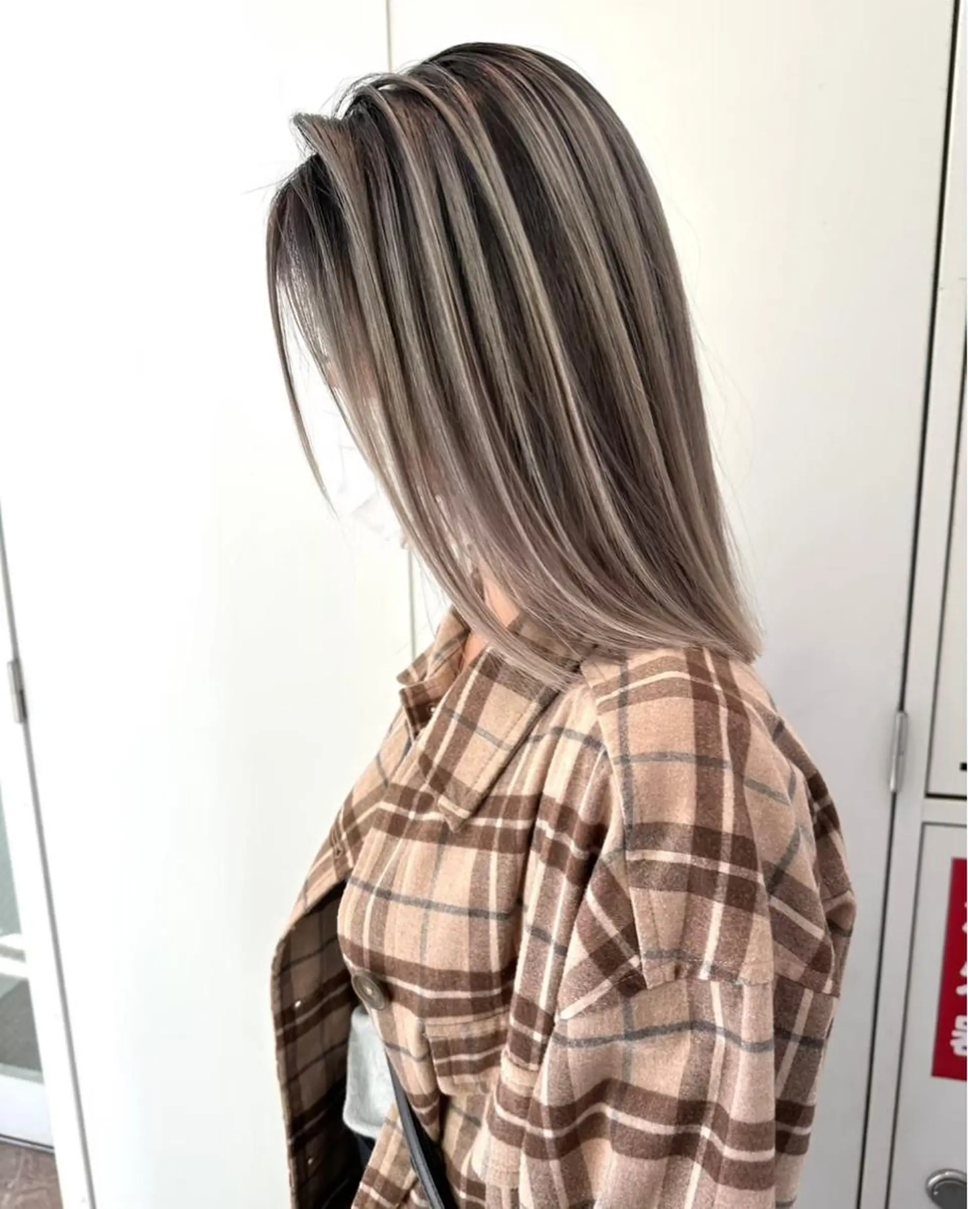 セミロング カラー 🎀韓国スリムタッキ 羽エクステ🎀kiiのヘアスタイル