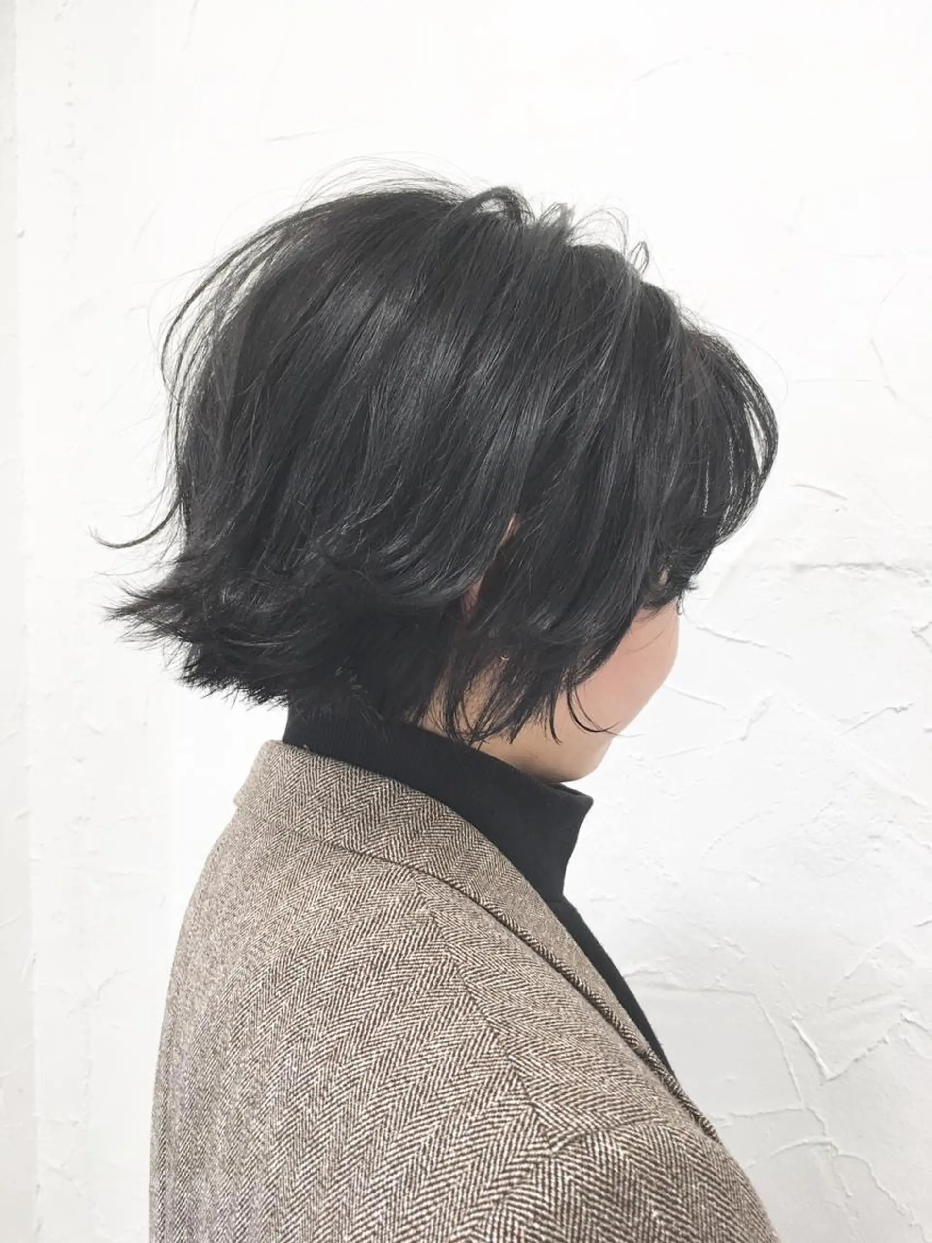 ショート カラー アッシュ アッシュグレー ダークアッシュ 大人垢抜け ダブルカラー【上野】のヘアスタイル