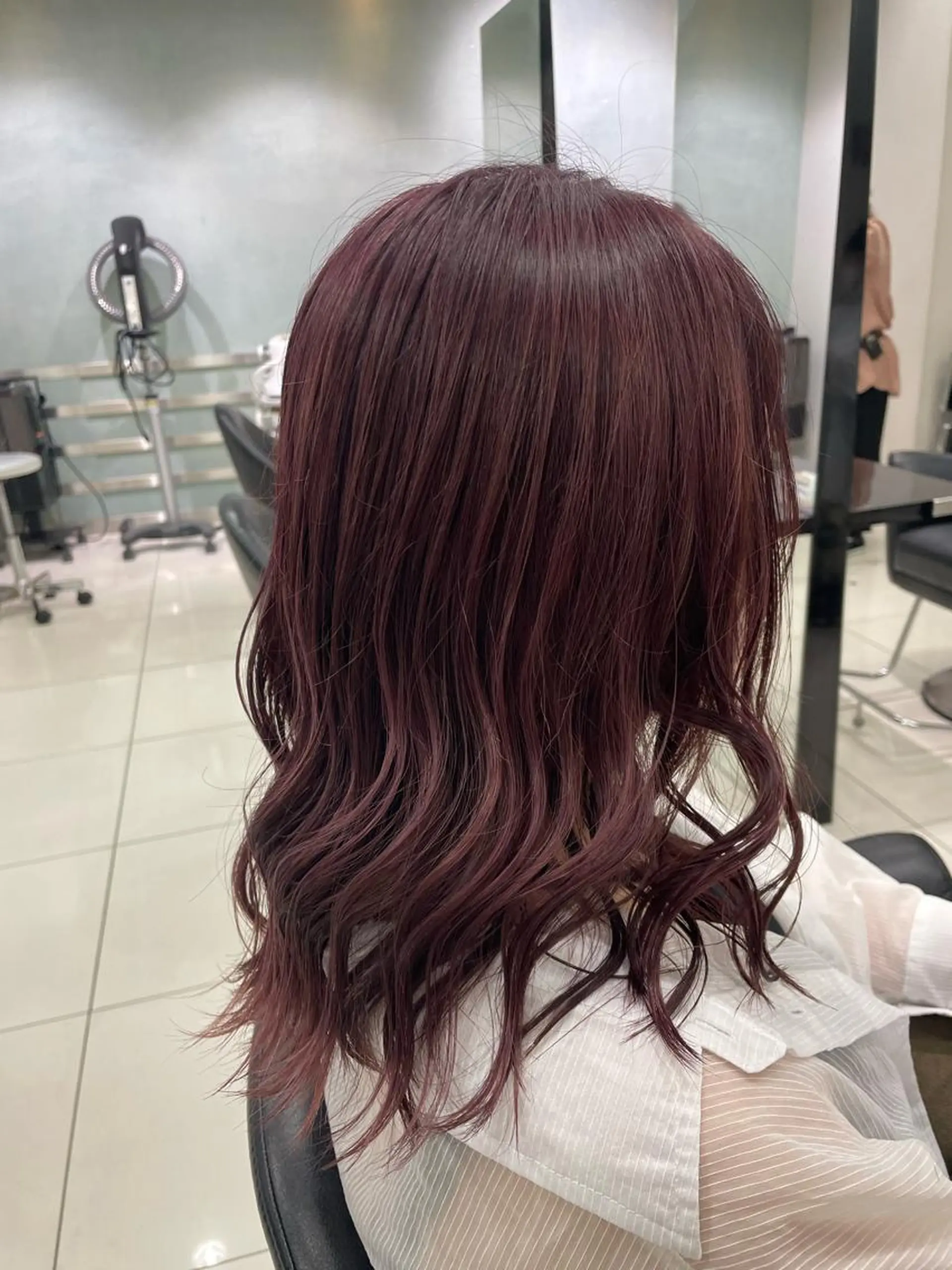 ミディアム 🌈デザインカラー MISAKI🐰のヘアスタイル