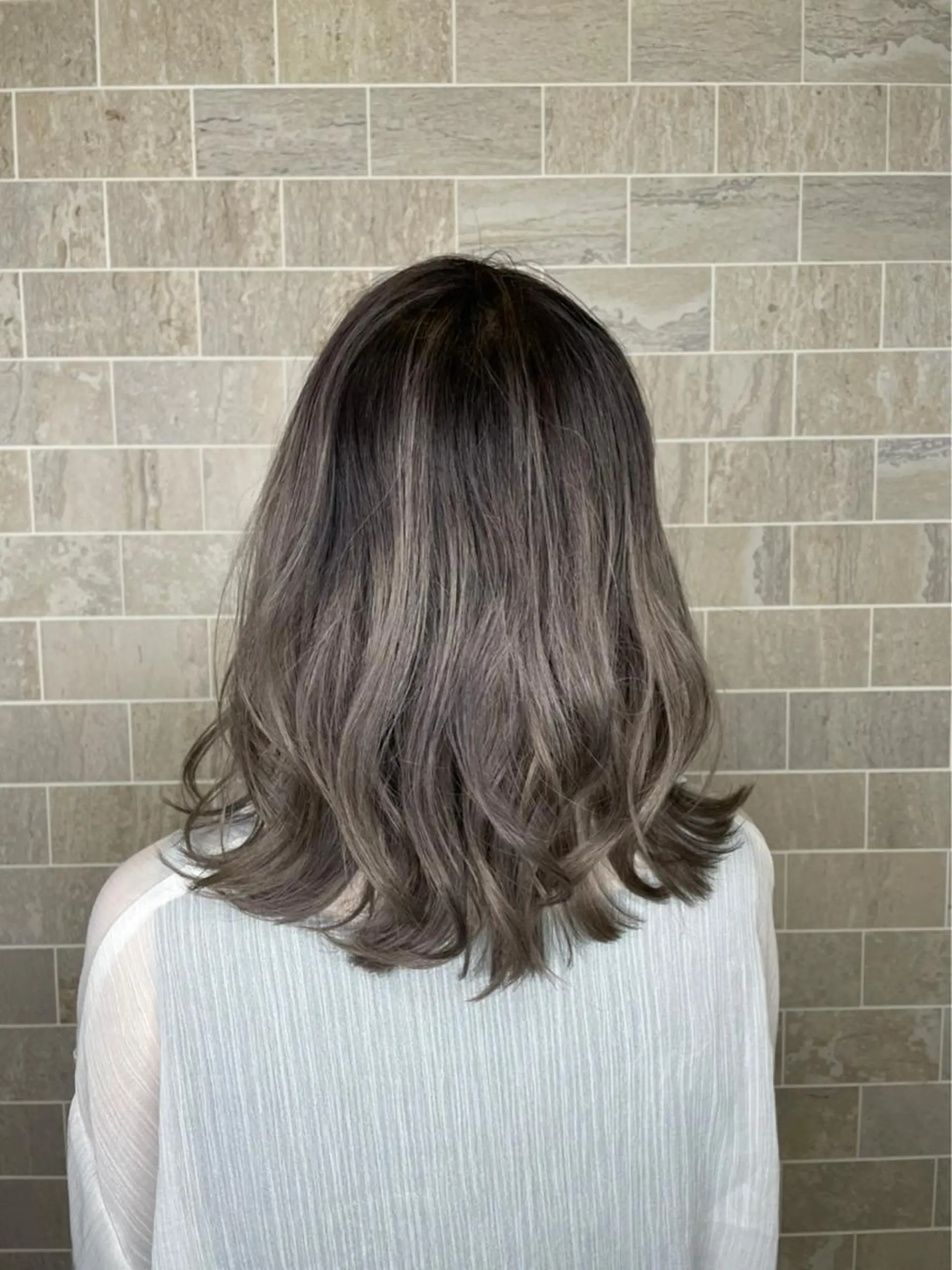 セミロング 柳井 瑠菜のヘアスタイル