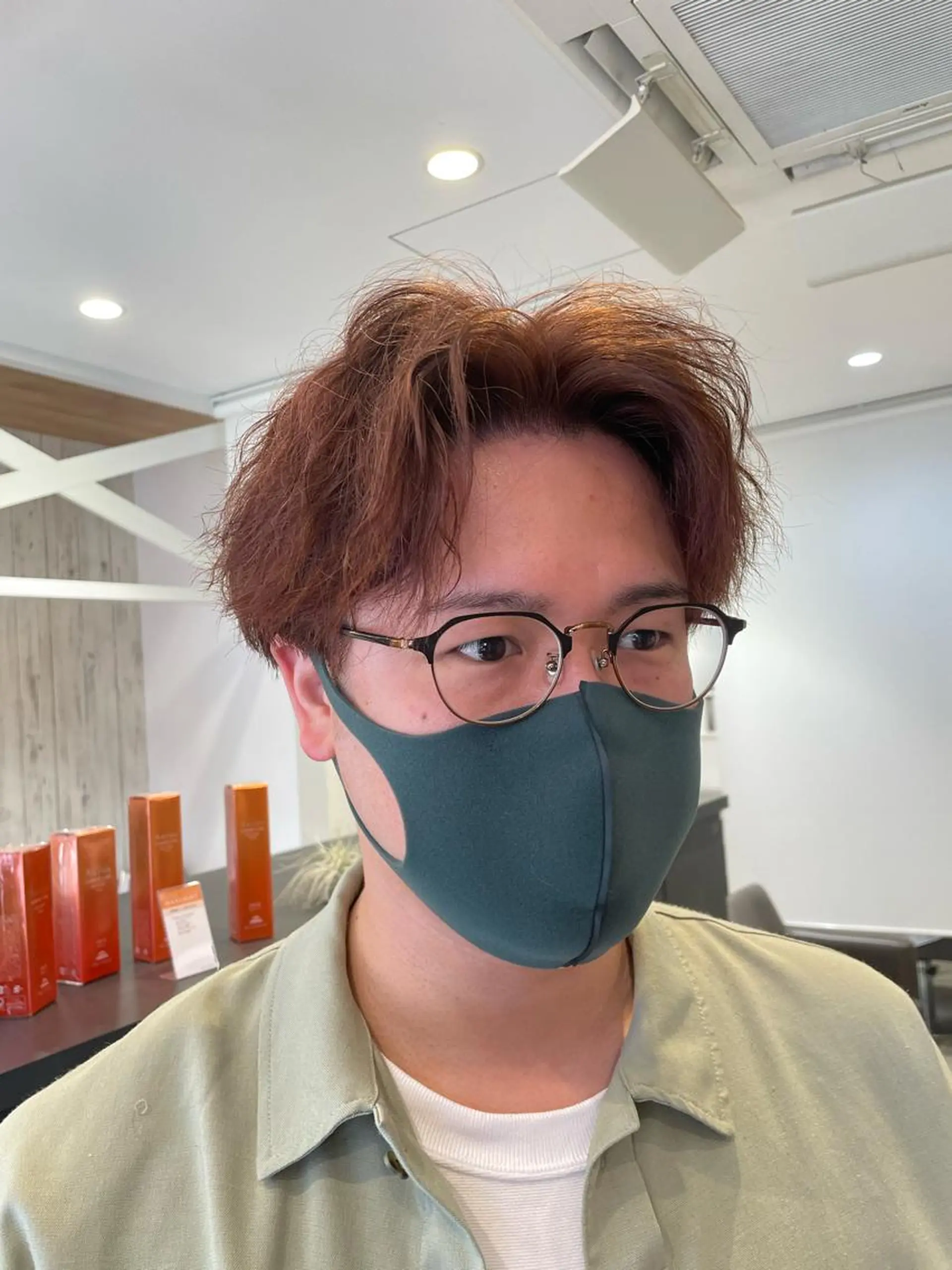 ショート カラー パーマ メンズ 鈴村 大介のヘアスタイル