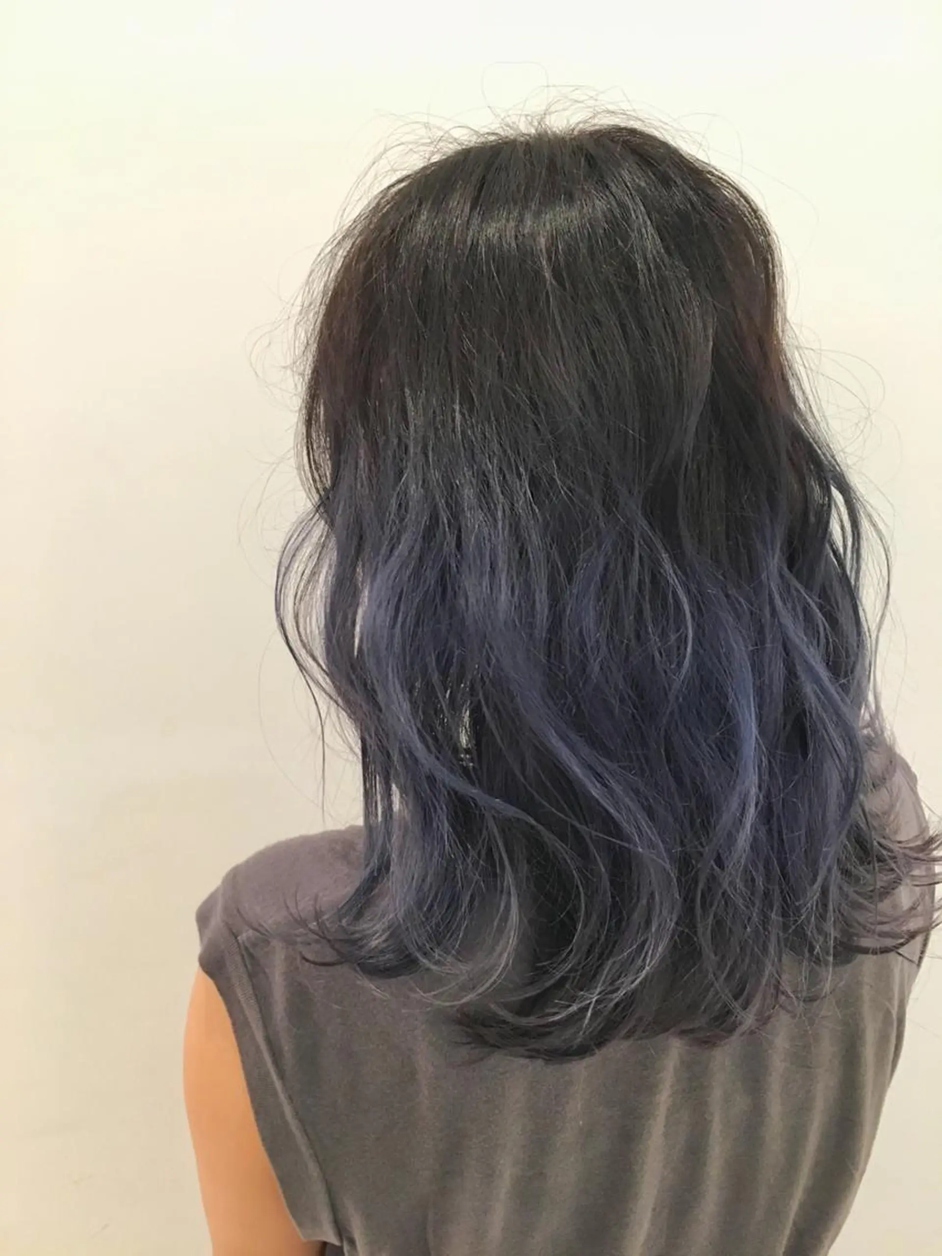 ミディアム due hair 京都駅前店 MILBON オージュア認定サロン【デューヘアー】所属・ハイトーンブリーチ 土坂 由志【京都】のヘアスタイル