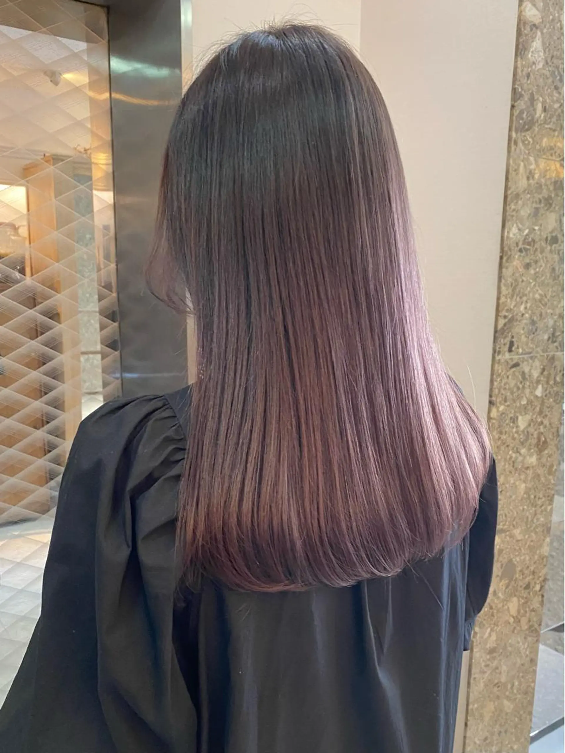 セミロング カラー ベージュカラー ブリーチ ハイトーンカラー ミルクティーベージュ ピンクカラー Piaコータロー ハイトーン&‪ボブのヘアスタイル