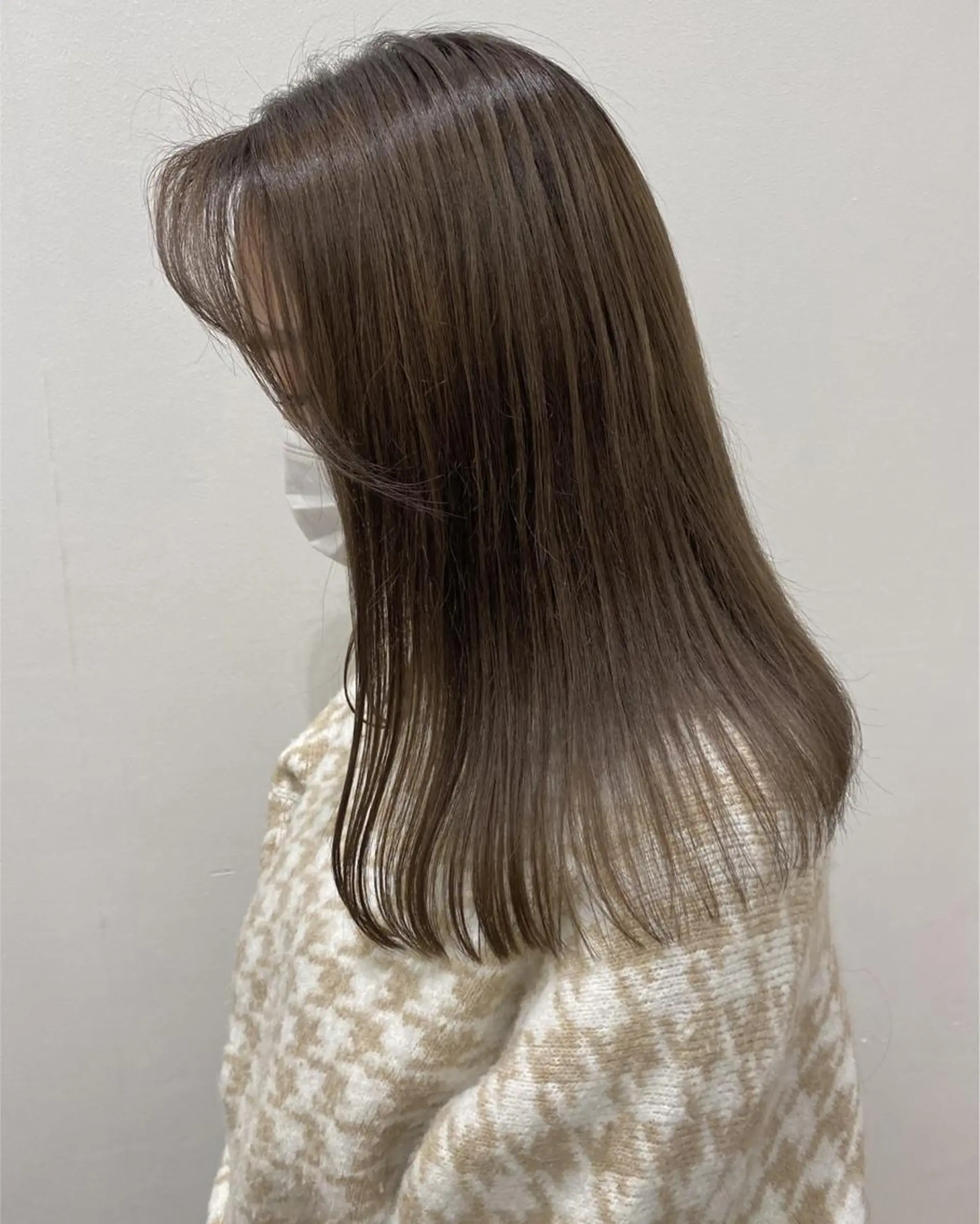 ミディアム 石田 優菜のヘアスタイル