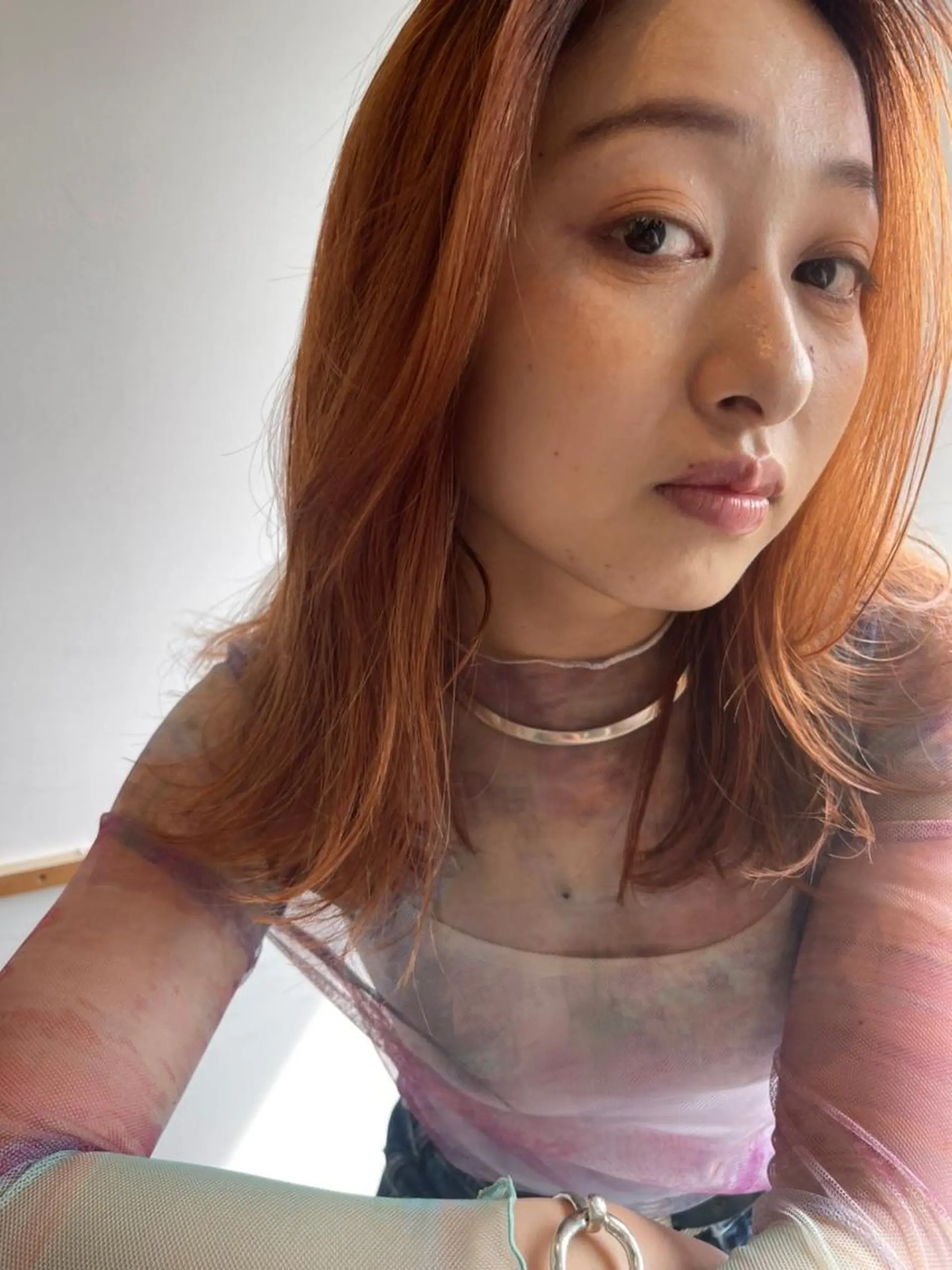 ミディアム カラー パーマ アディクシーカラー ブリーチ ブロンド ブルーカラー ハイライトカラー CEINE PATHのヘアスタイル