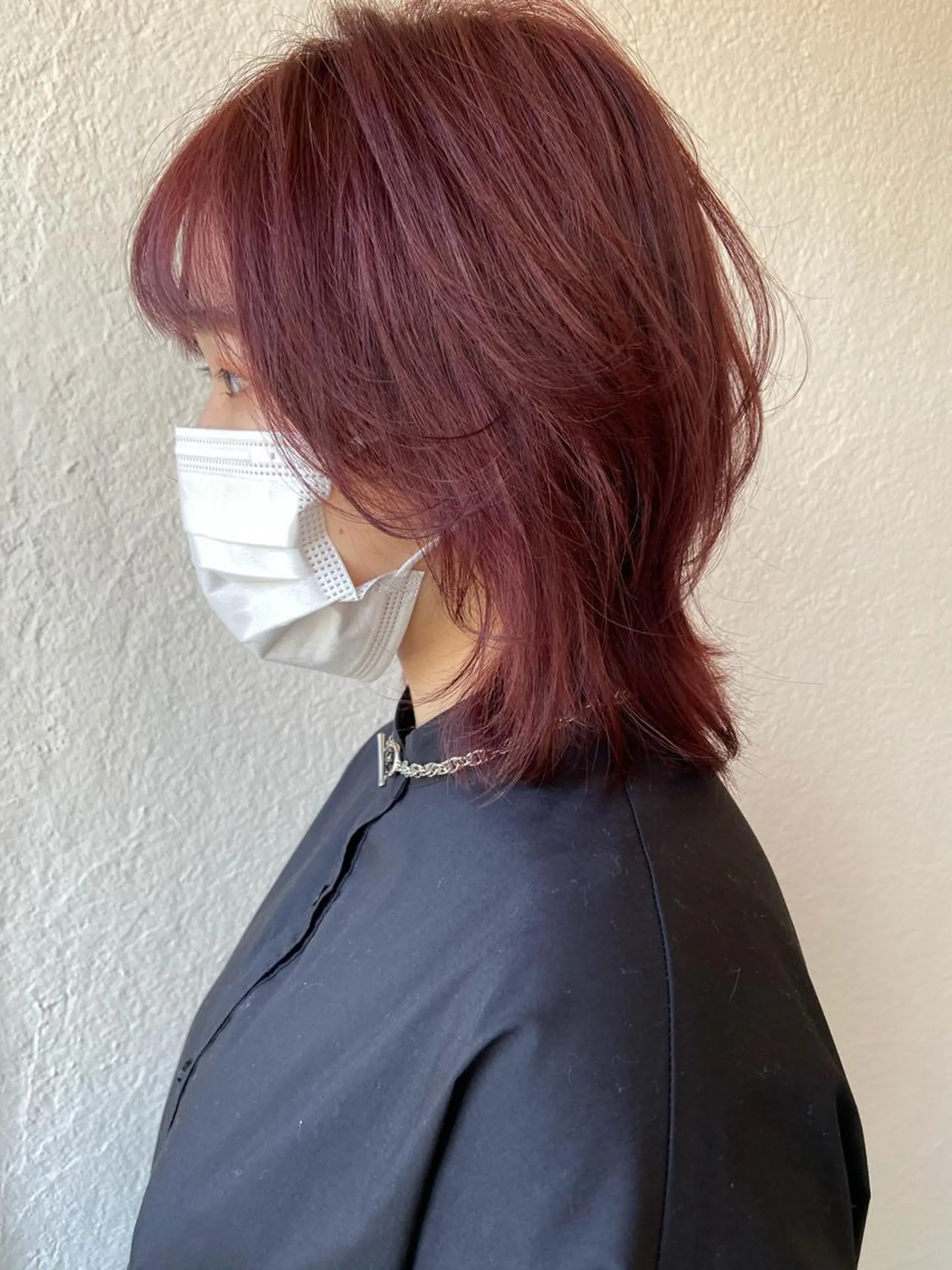 ミディアム カラー ブリーチ ピンクカラー ウルフカット ヘアカラー 入江 志穂のヘアスタイル