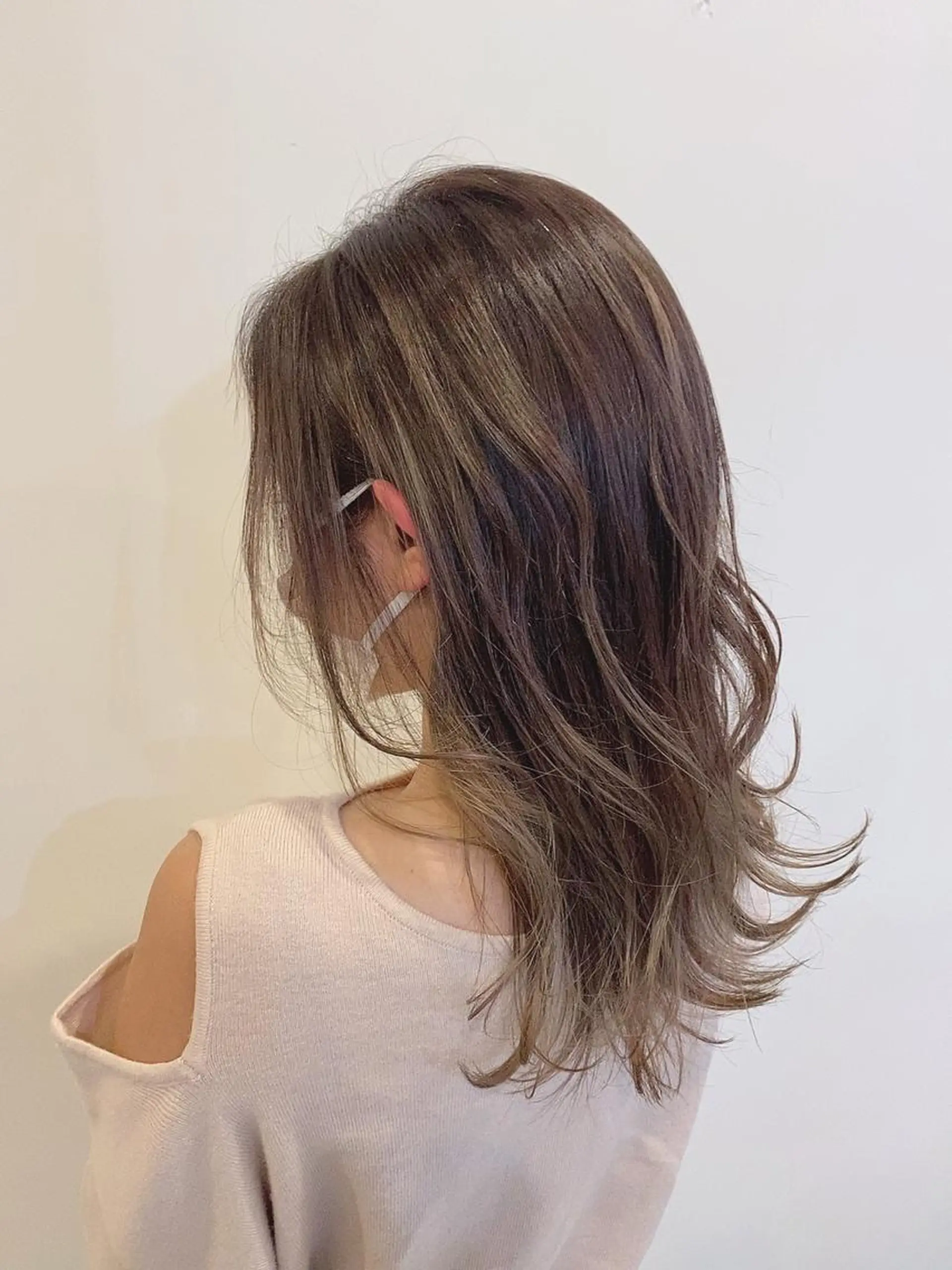ミディアム ハイライト 守川 七海のヘアスタイル