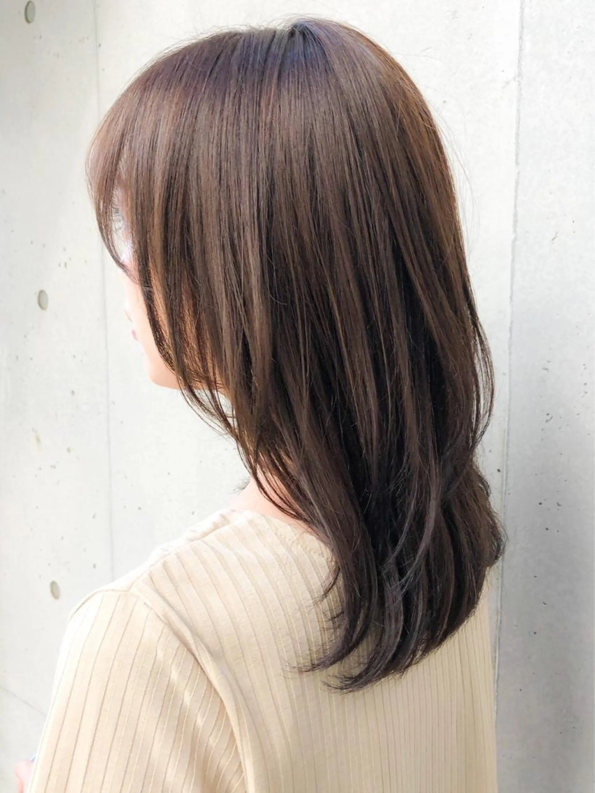 セミロング カラー Agnos青山所属・鈴木 里奈のヘアスタイル