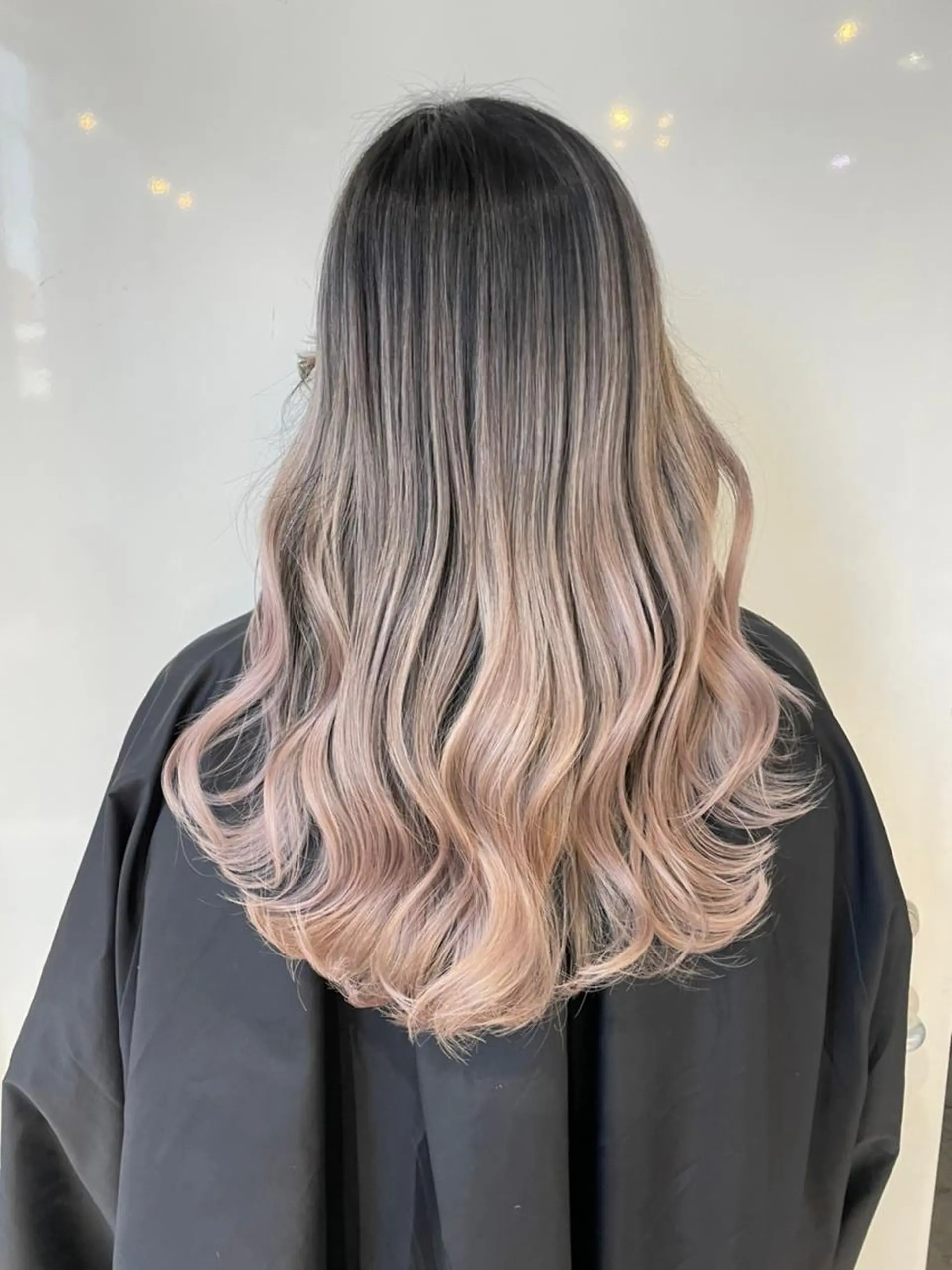 ミディアム 公式 Ease by amble luxeのヘアスタイル