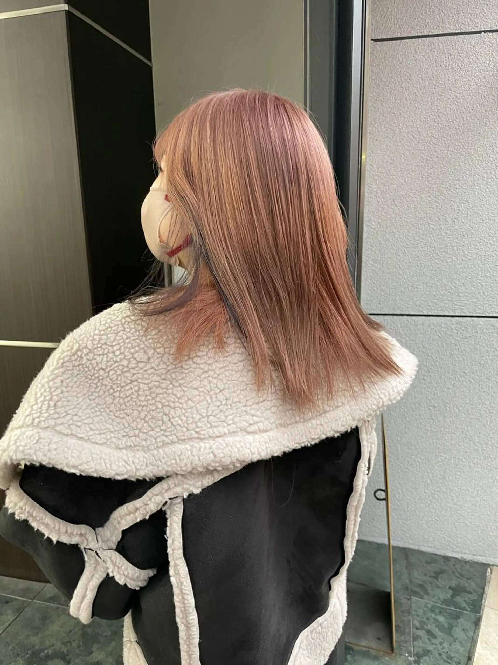 ミディアム カラー インナーカラー akane .のヘアスタイル