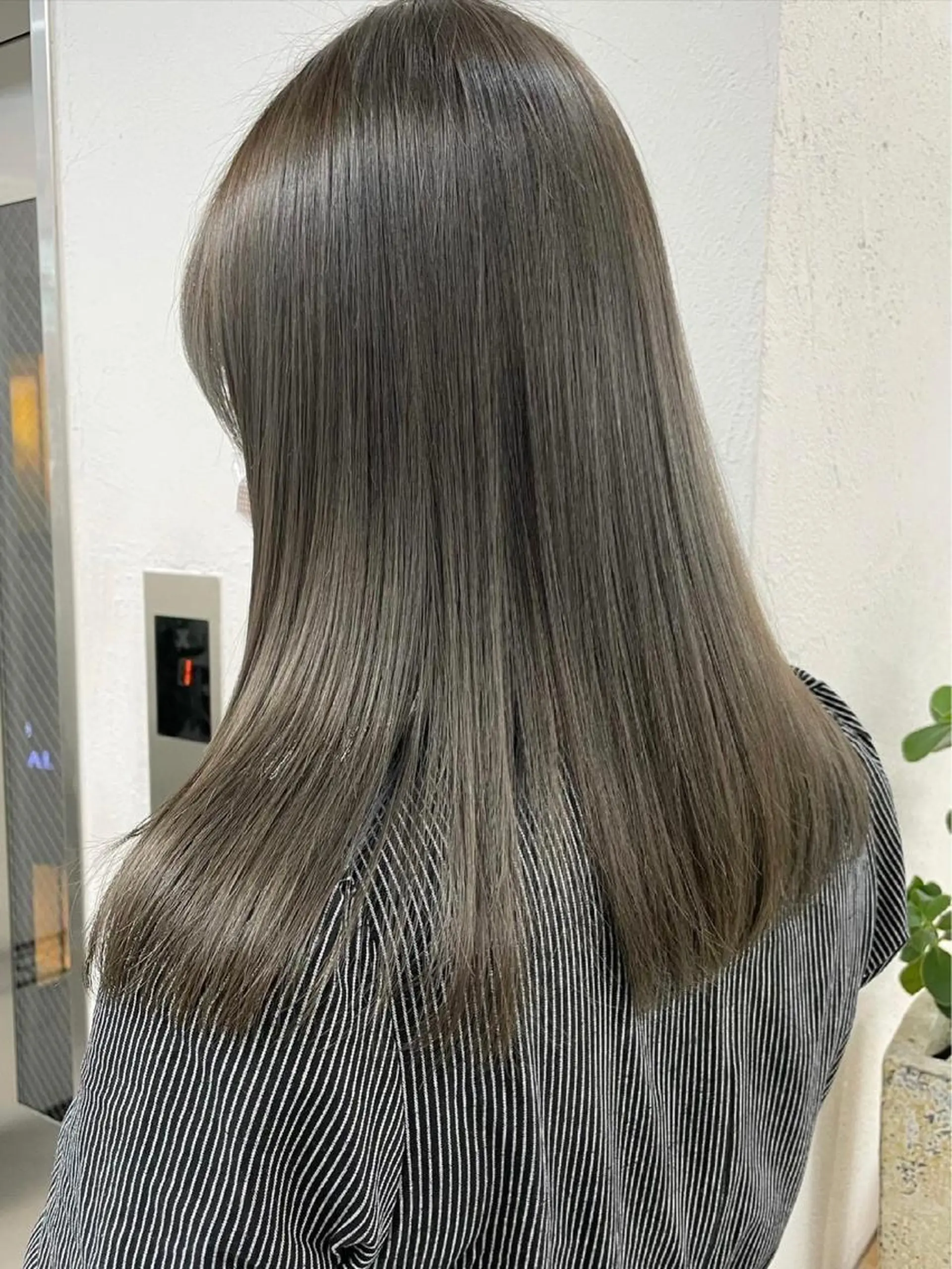 カラー オリーブカラー 🧸艶々韓国ヘア 🧁mizunaのヘアスタイル