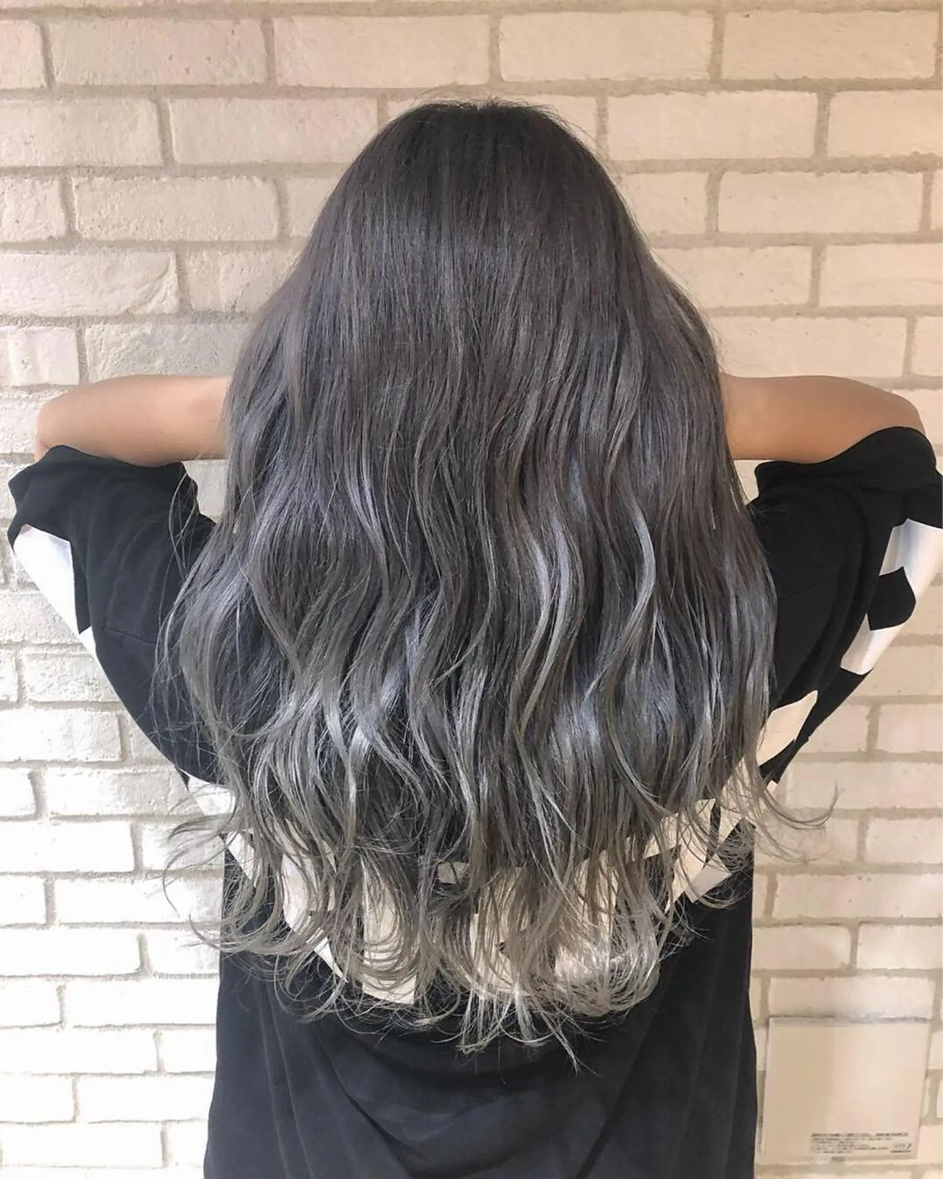 ロング カラー パーマ ヘアアレンジ メンズ キッズ ネイル マツエク・マツパ シルバー シルバー 新宿/髪質改善/ 美髪矯正✨浅江通友のヘアスタイル
