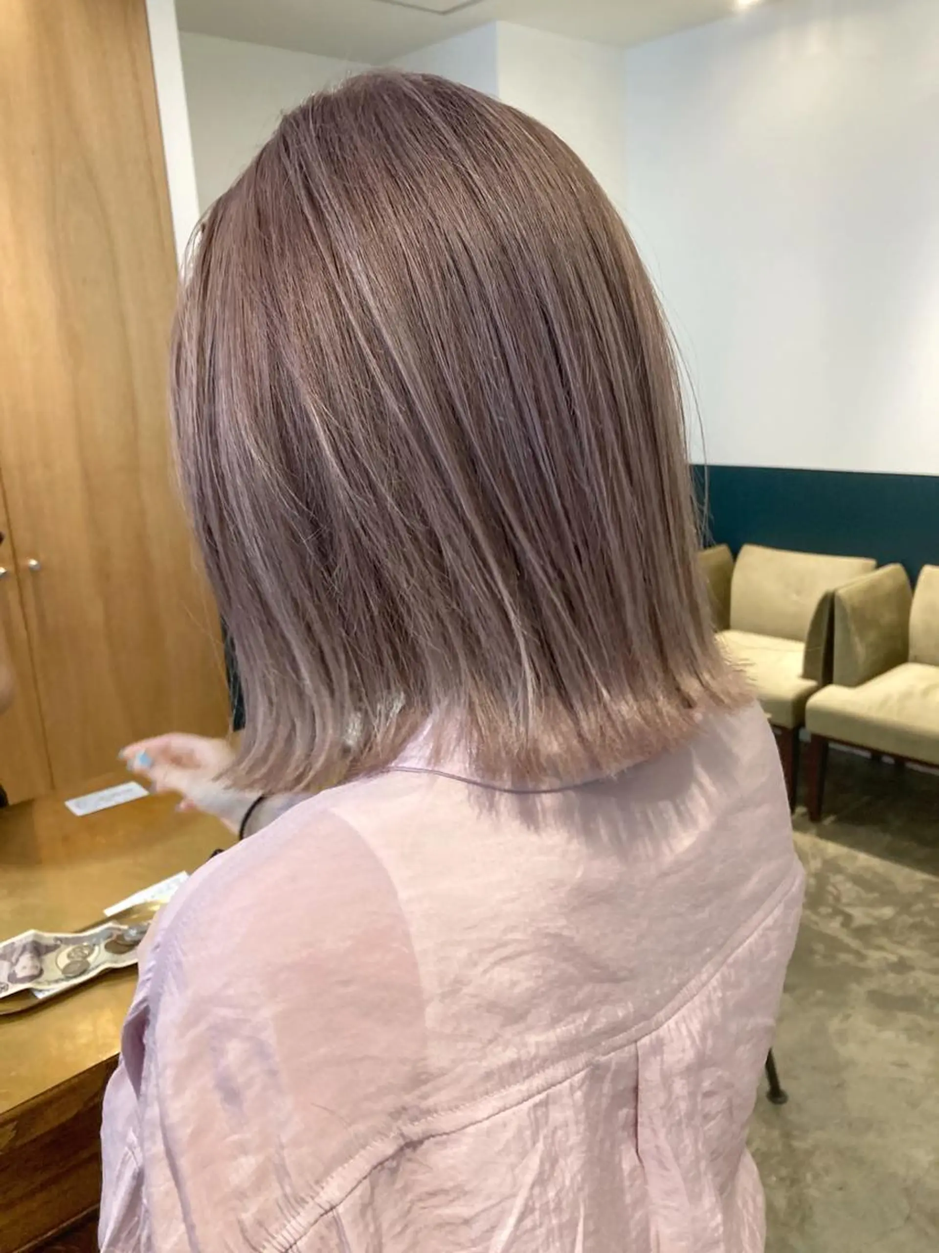 ミディアム ラベンダーベージュ ボブ カット ヘアカラー カラーリスト菅野 竜矢🌈のヘアスタイル