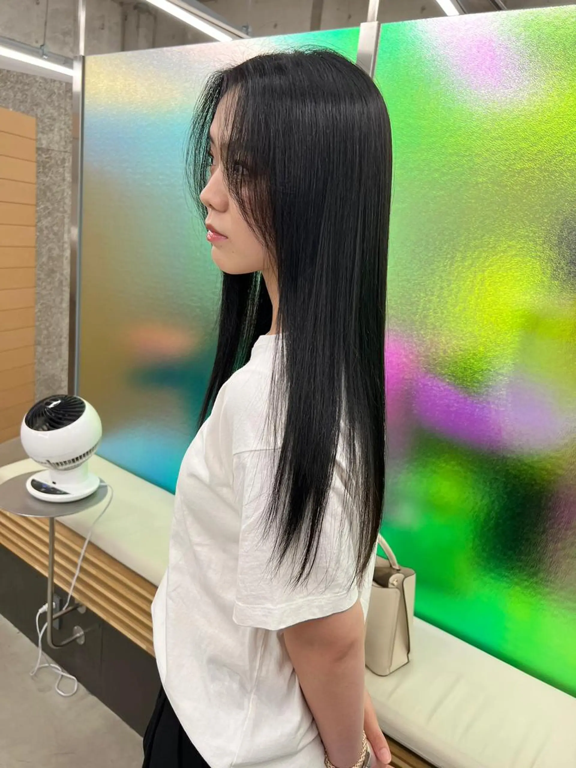 セミロング カラー パーマ ヘアアレンジ セミロングパーマ ベージュカラー ブリーチ ケアカラー イヤリングカラー カット ヘアカラー トリートメント ヘアケア特化型サロン newi 京橋のヘアスタイル