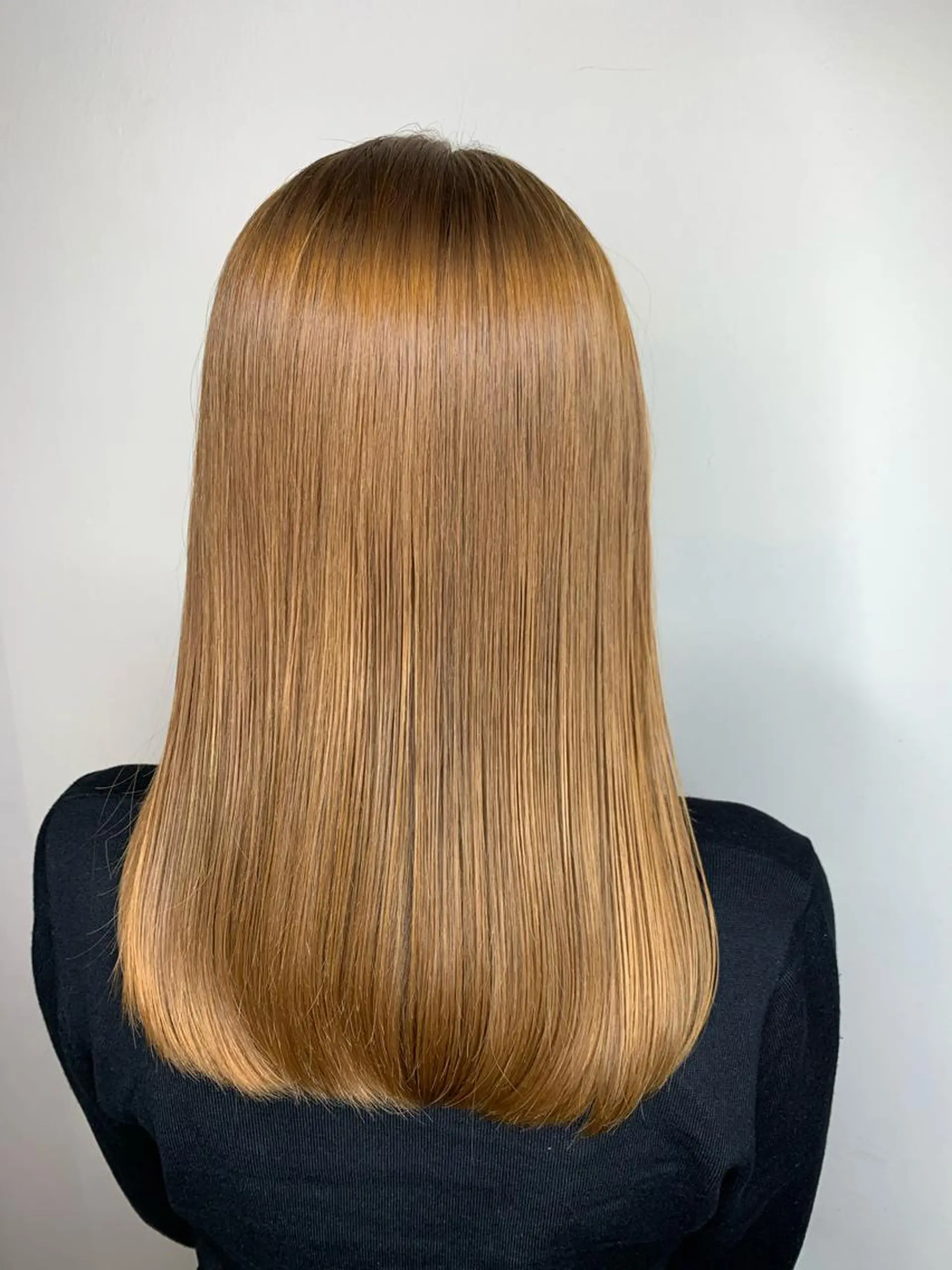 セミロング Brooch ブローチのヘアスタイル