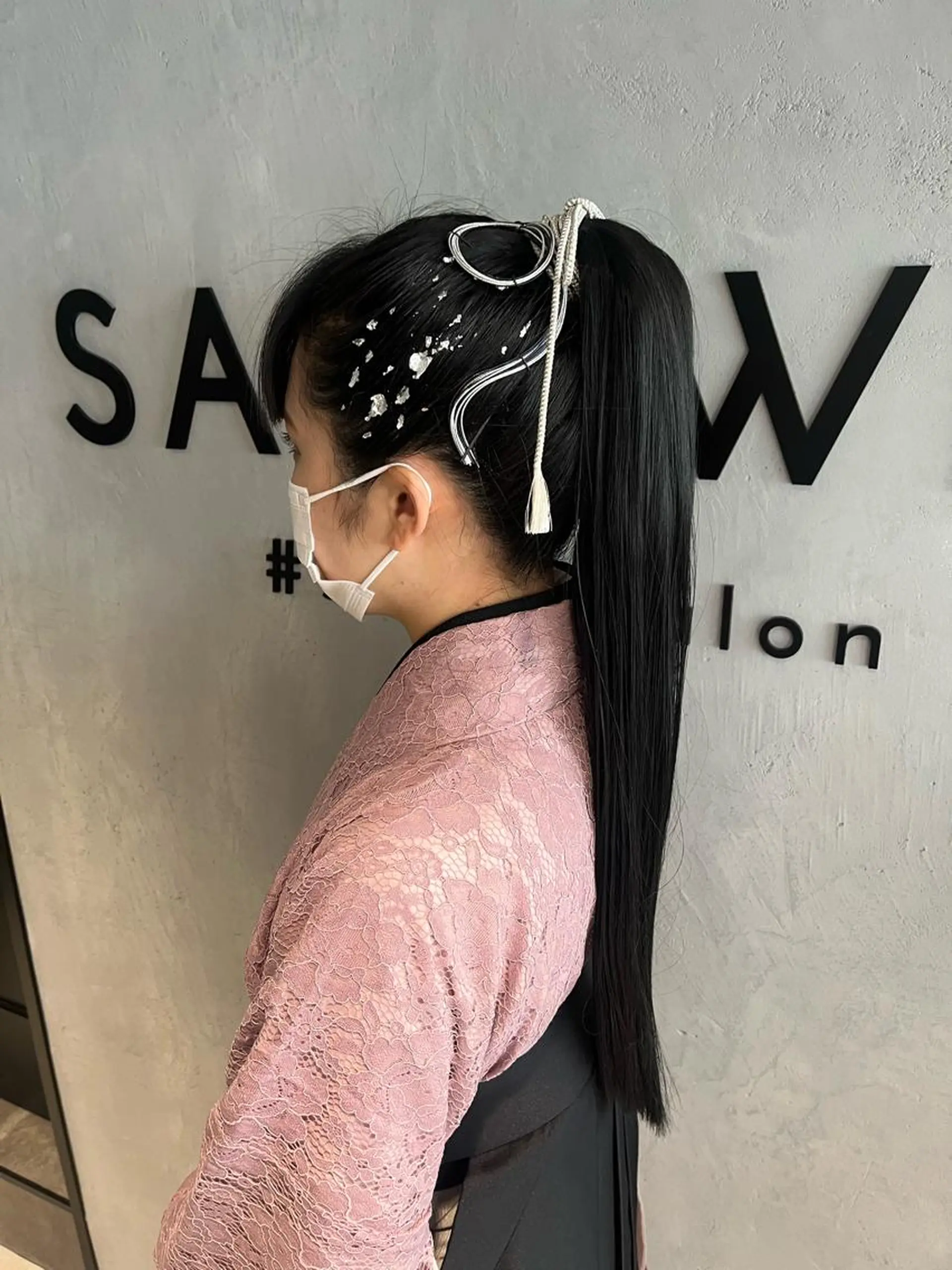 ロング カラー パーマ ヘアアレンジ 成人式 ポニーテール 結婚式・ブライダル 卒業式のヘアスタイル ストレートパーマ 着付け 隠れ家サロンso you所属・yukimi .のヘアスタイル