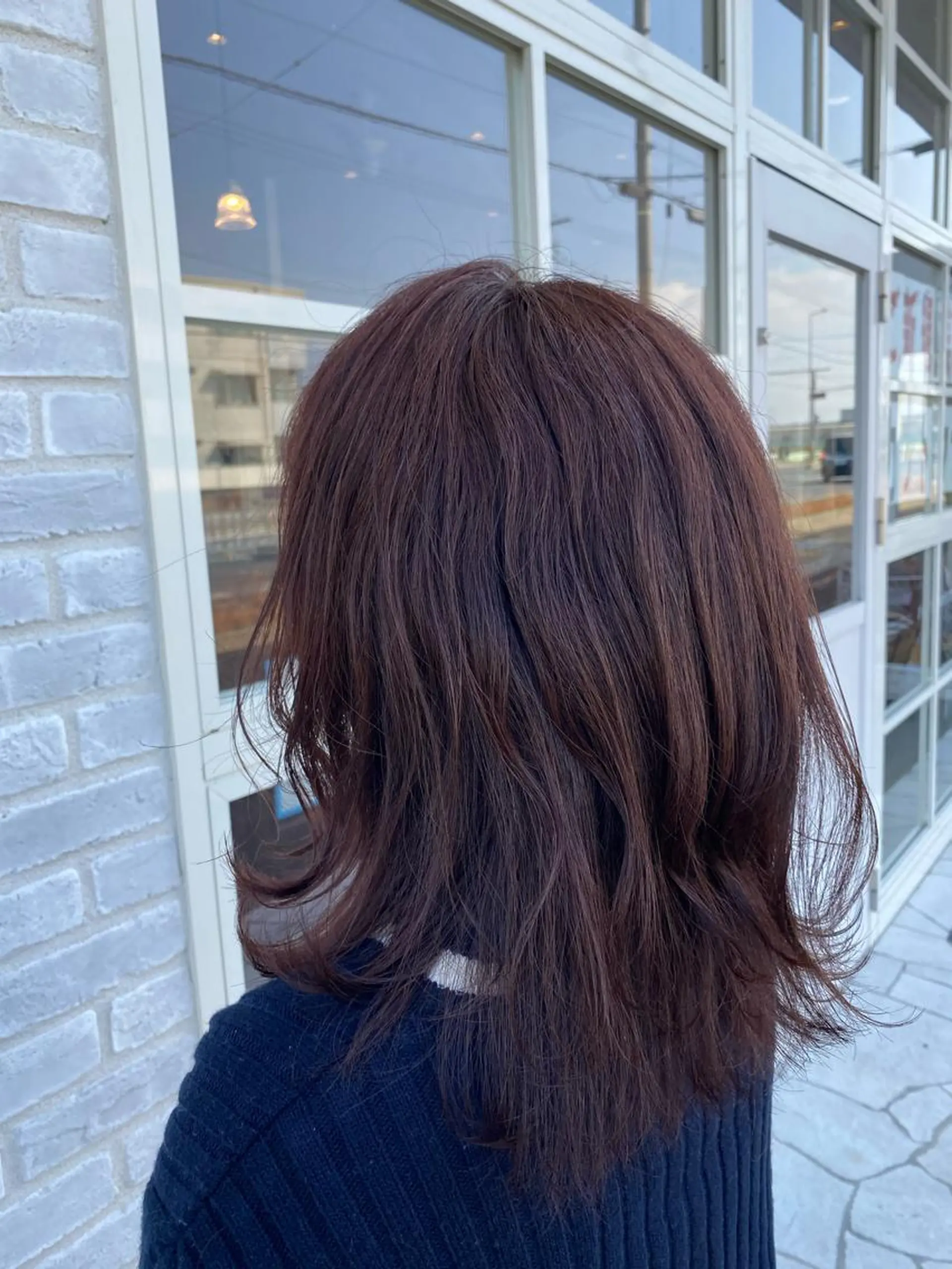 ミディアム 岡本 真実のヘアスタイル