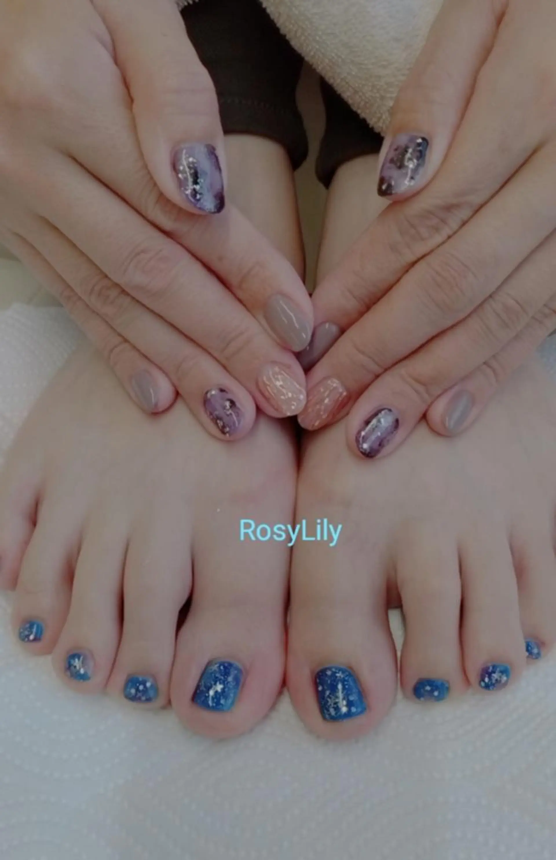 ネイル ブルー フットネイル 持ち込み プライベートサロン RosyLily所属・プライベートサロン Rosy Lilyのネイルデザイン
