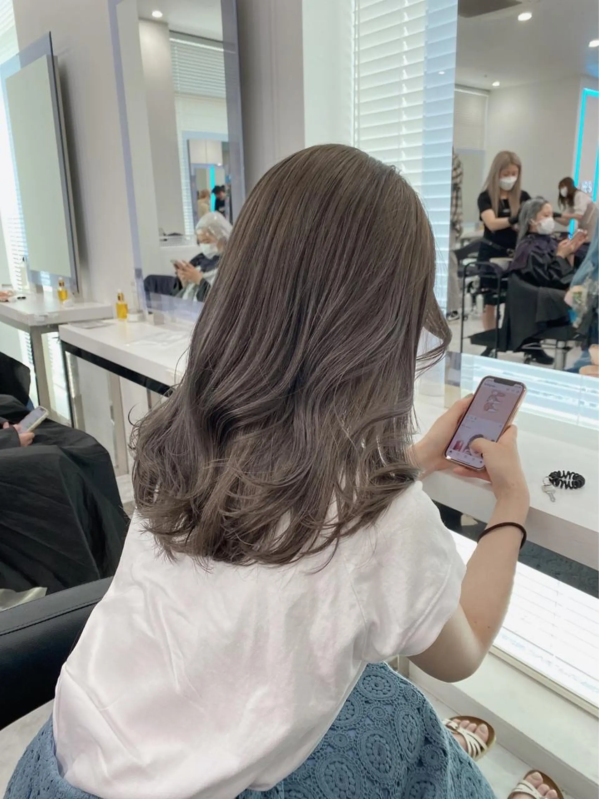 セミロング トレンドモテカラー 🩷色落ちまで可愛くのヘアスタイル