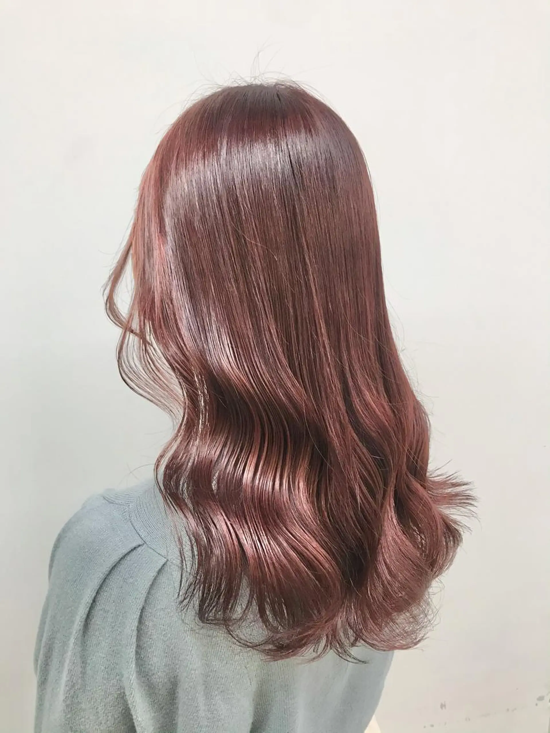 セミロング カラー 🩵ハイトーン 美咲🩵のヘアスタイル